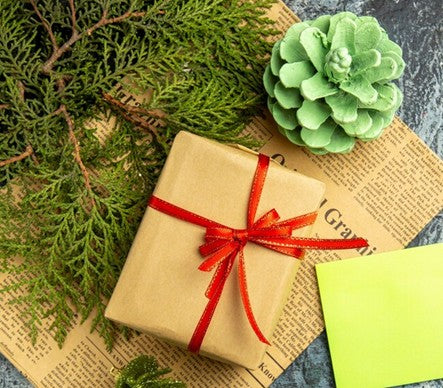 Coffret cadeau artisanal pour Noël. un mélange de talent et savoir-faire français. made in Haute-Loire , Auvergne