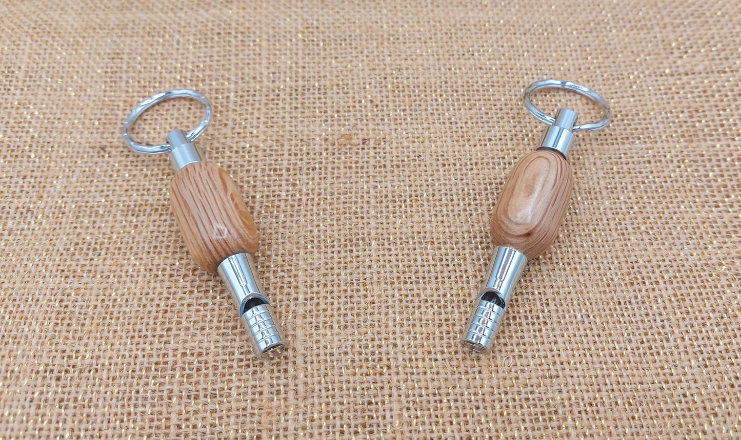 porte-clef sifflet en bois
