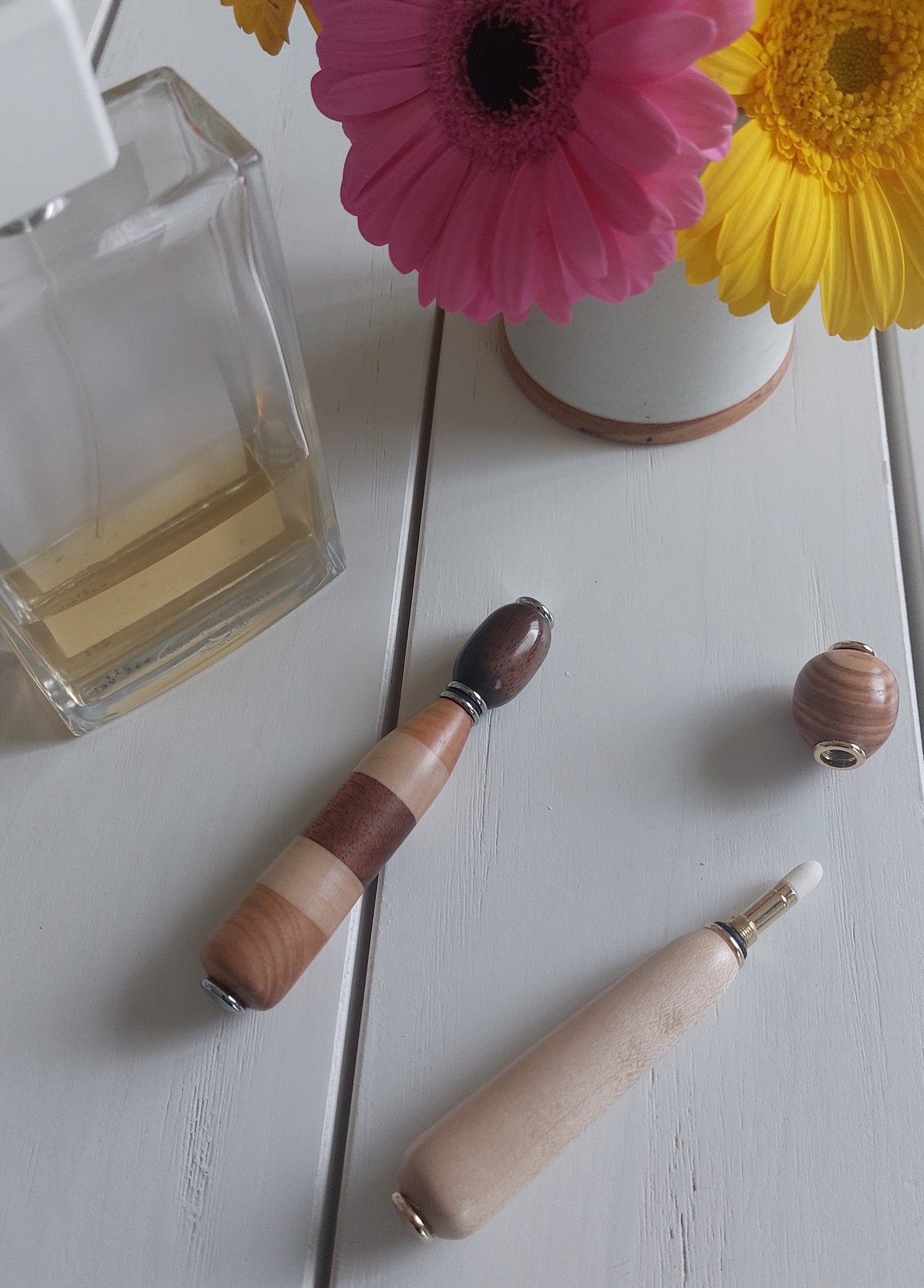 Applicateur de parfum en bois