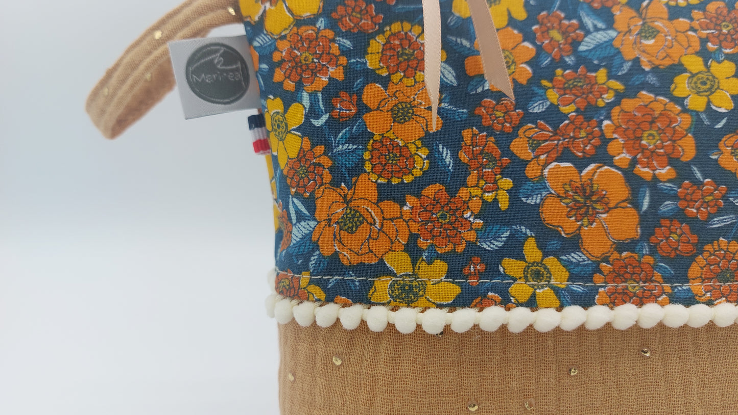 Trousse de toilette bébé, bi-matière tissu et gaze de coton.