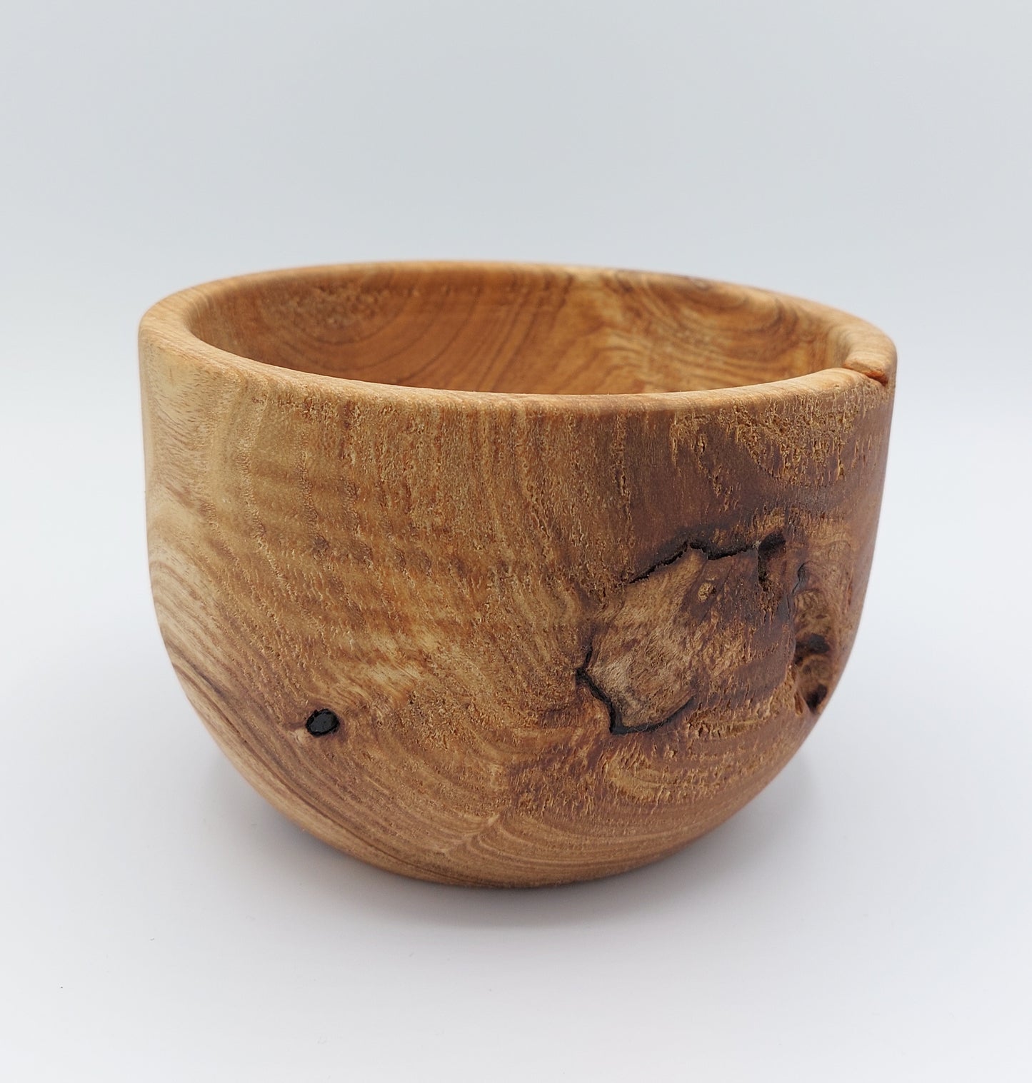 Bol en bois d’abricotier unique et rustique artisanat de Haute-Loire tournage sur bois