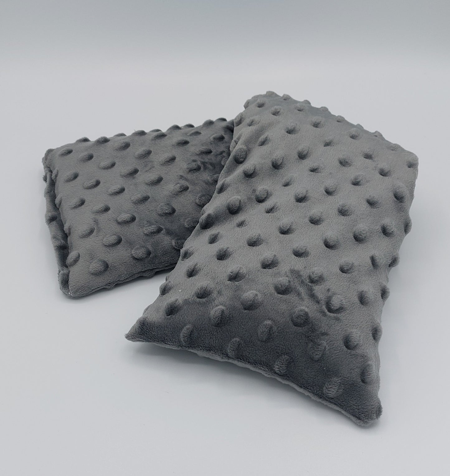 Bouillotte sèche aux grains de blé - adulte et enfants - tissu doux et molletonné- confectionné artisanalement par l ESAT Les Amis du Plateau en Haute-Loire