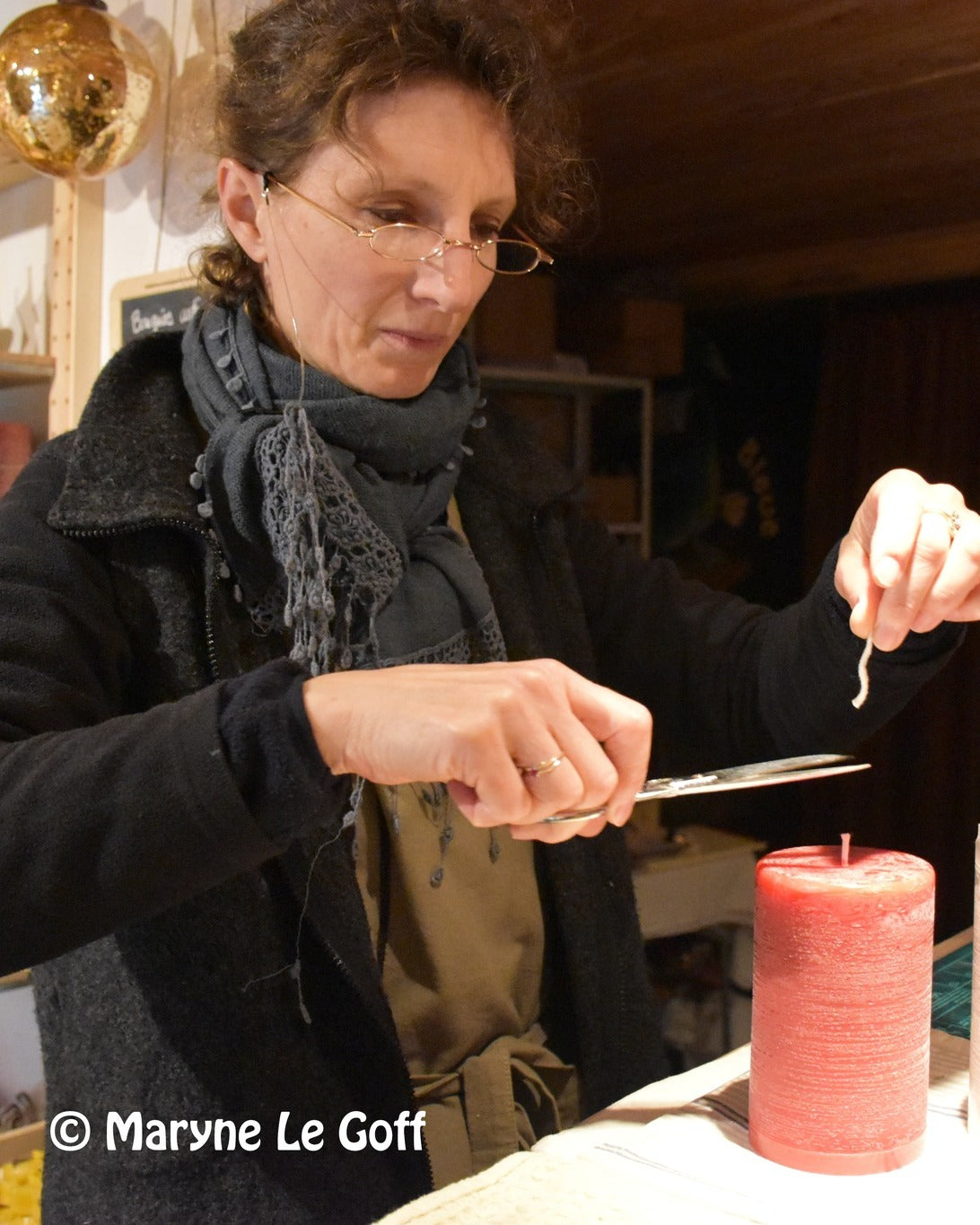 Fabienne Lhopital , artisan cirière en Haute-Loire. Ma Petite Fabrique de Bougies