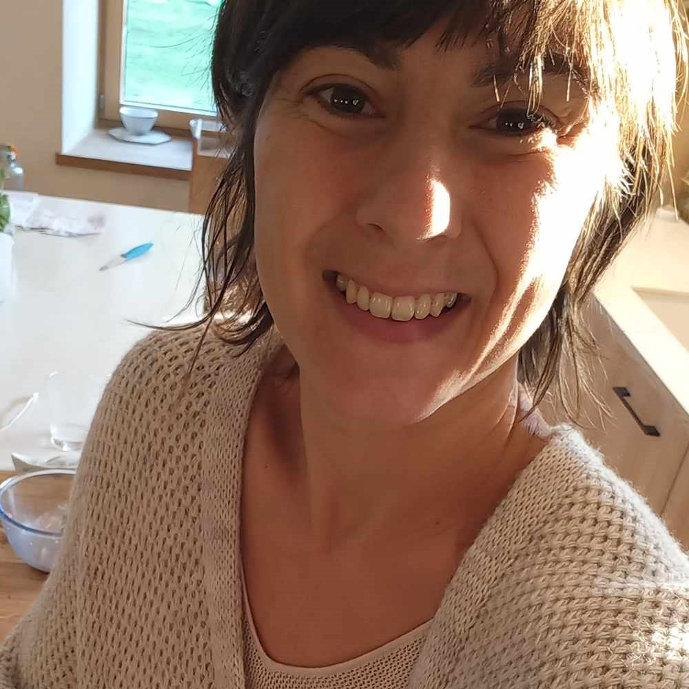 clémentine Guinot, illustratrice et créatrice marque Libellule et Petit Papillon- articles papèterie biodégradables - Haute-Loire