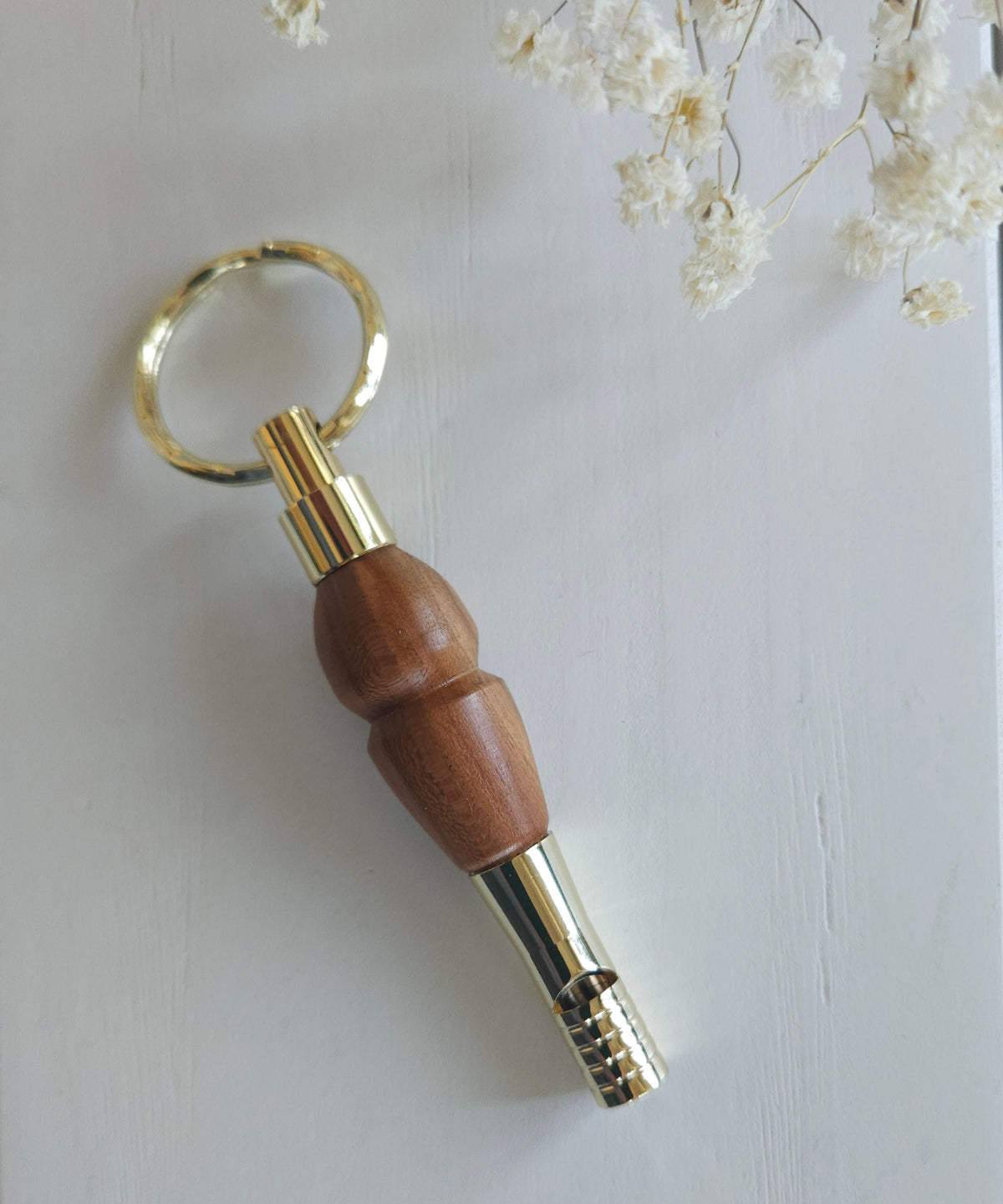 Porte-clés sifflet en bois tourné Au fil du Bois