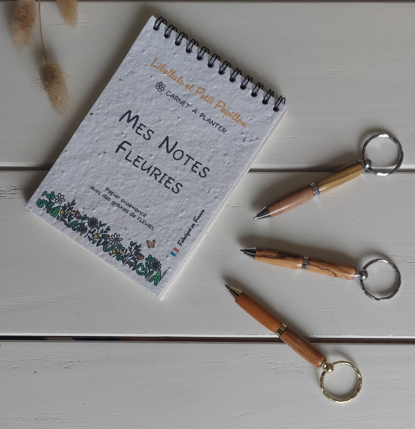 Porte-clés stylo en bois tourné - artisanat de Haute-Loire (Auvergne) - Bloc notes de papier à planter ( aux graines de fleurs)