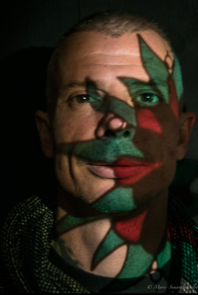 Sergey Grigoryev - Vart Création - artisan-vitrailliste spécialiste du upcycling - Haute-Loire - Artisanat décoration upcyclée