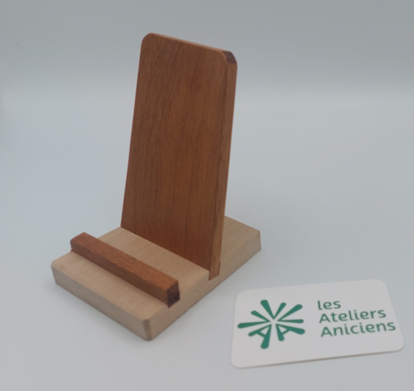 support téléphone en bois recyclé - fabrication française haute loire