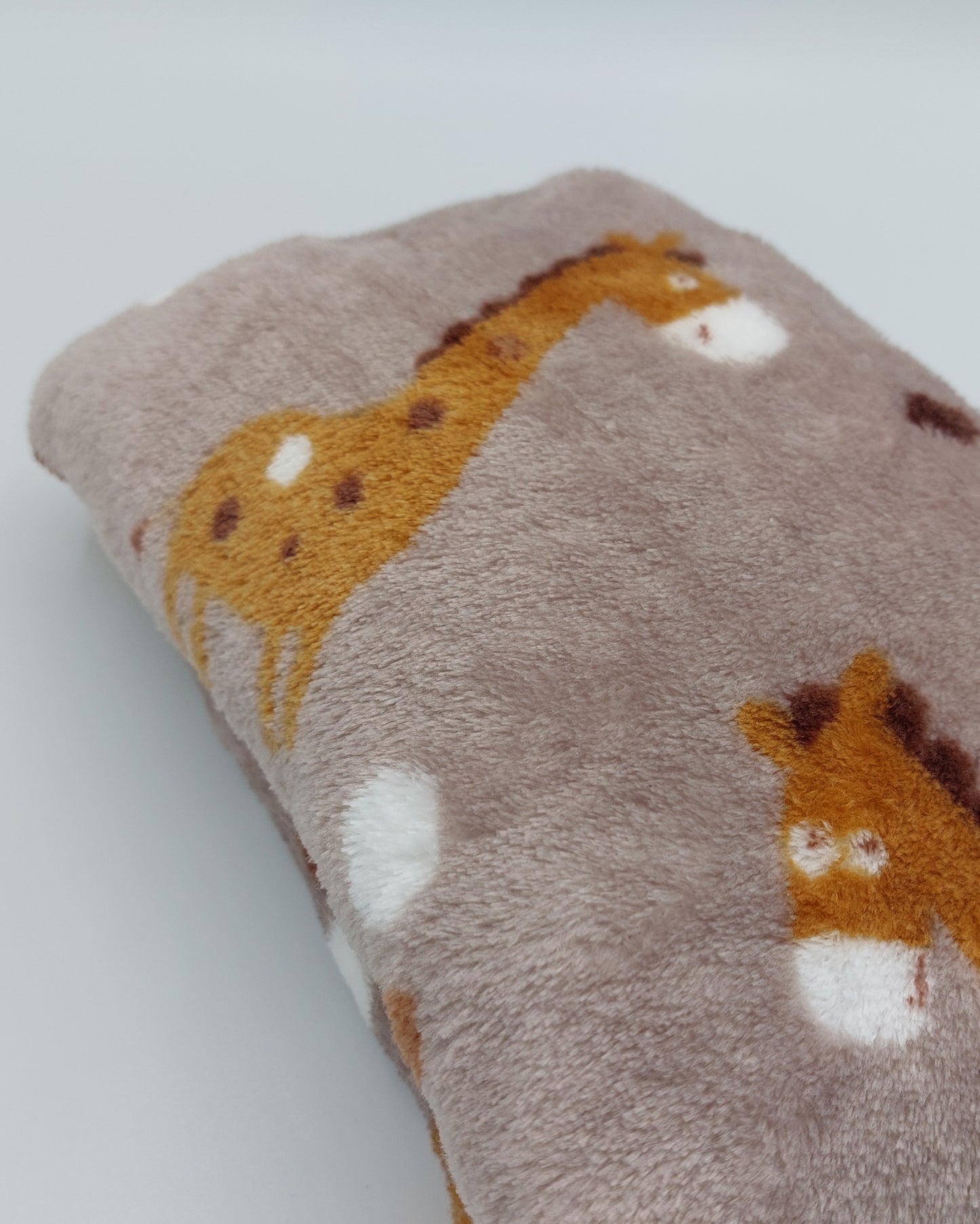 Bouillotte sèche aux grains de blé - modèle enfants - style jungle- fabrication locale et solidaire - artisanat éthique de Haute-Loire ( Auvergne)