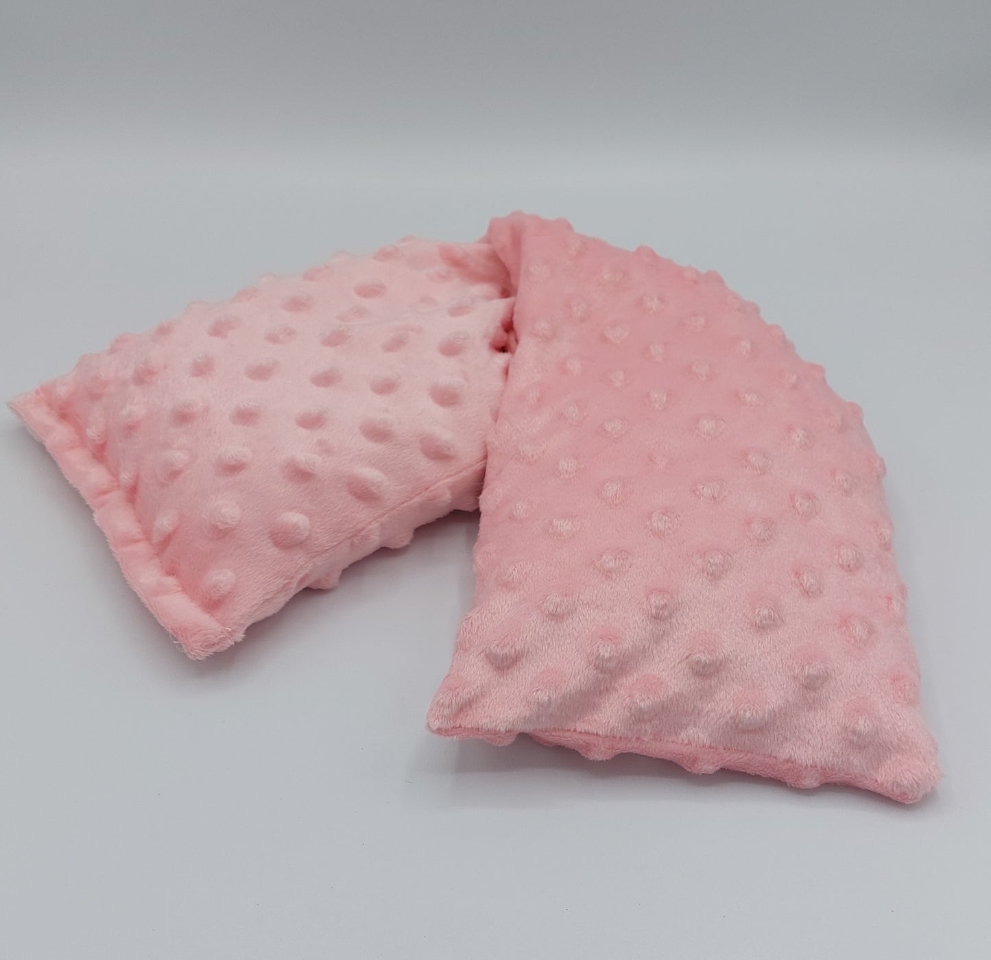 Bouillotte sèche aux grains de blé - adulte et enfants - tissu doux et molletonné- modèle rose - confectionné artisanalement par l ESAT Les Amis du Plateau en Haute-Loire