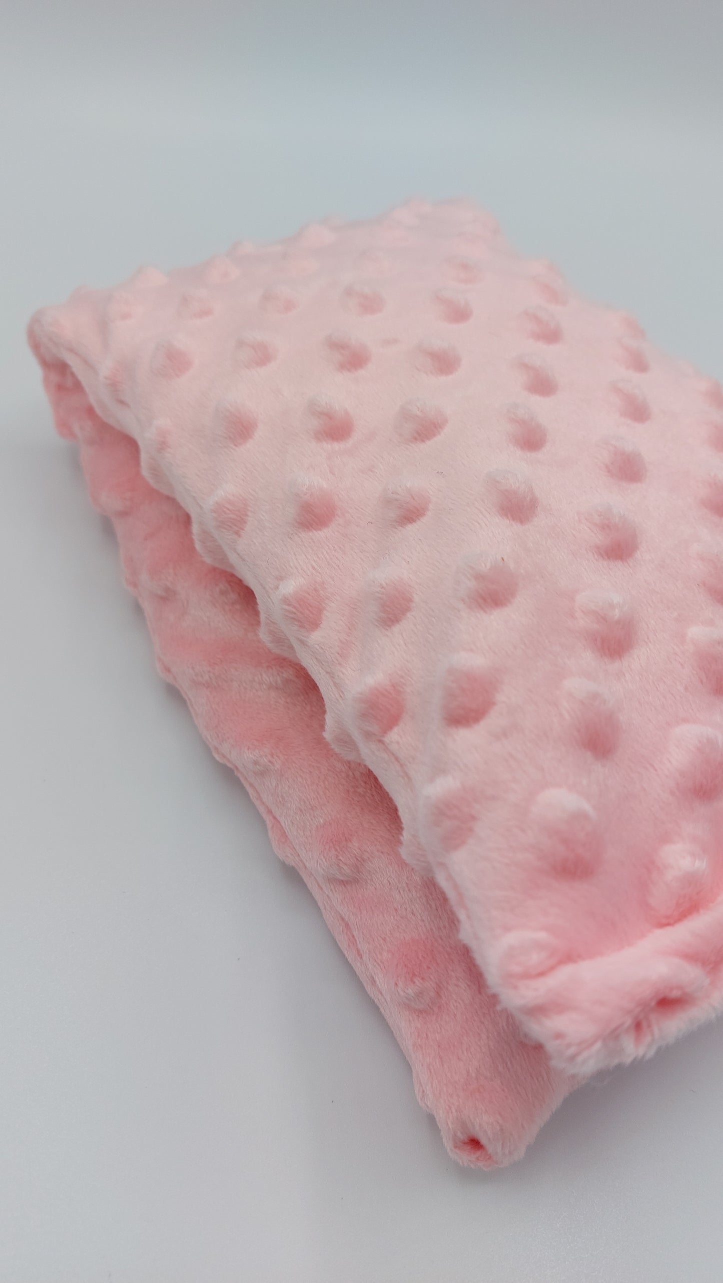 Bouillotte sèche aux grains de blé - adulte et enfants - tissu doux et molletonné- couleur rose - confectionné artisanalement par l ESAT Les Amis du Plateau en Haute-Loire