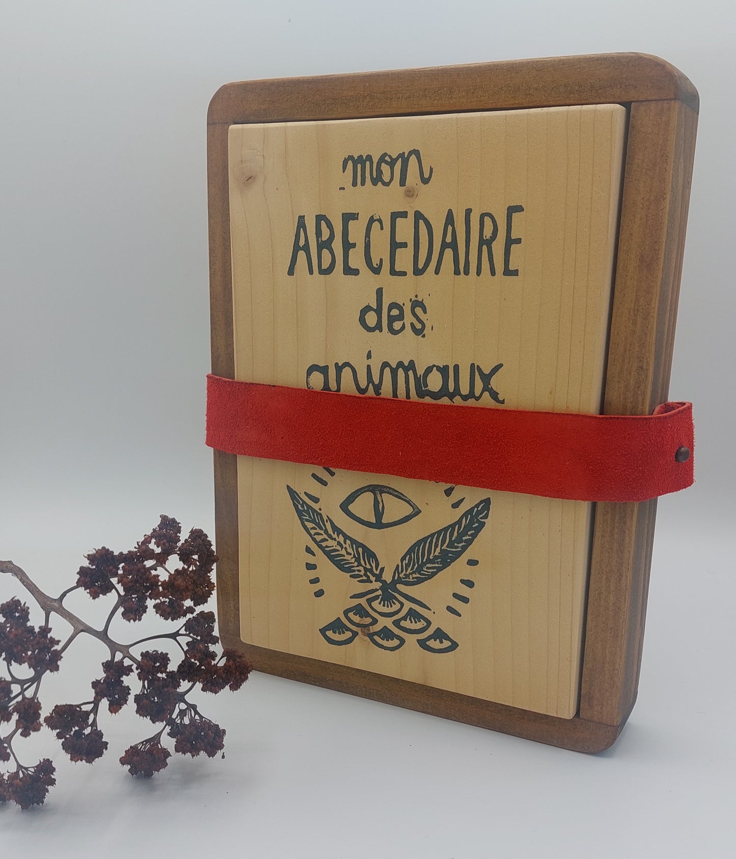 abécedaire_jeu_enfant_bois_classique_écologique_artisanal_ludique_peinture_atelier_lousparel_cadeau_handmade_france_local