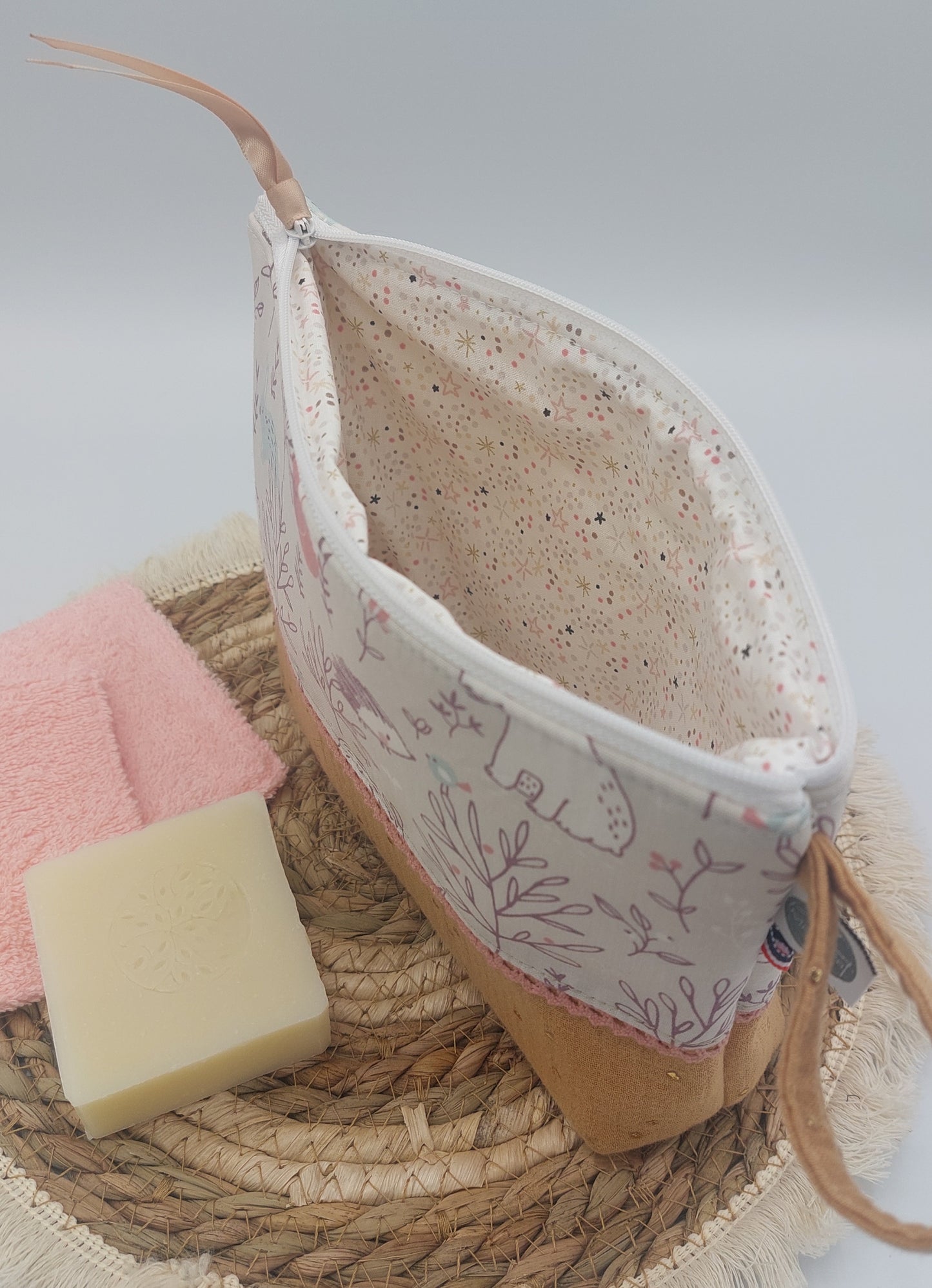 Trousse de toilette bébé doublée, fabrication française (Haute-Loire)