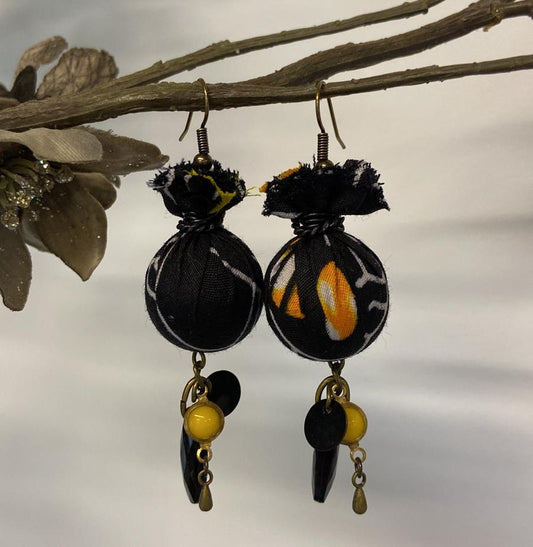 Boucles d’oreilles fantaisie upcyclées - noir et orange