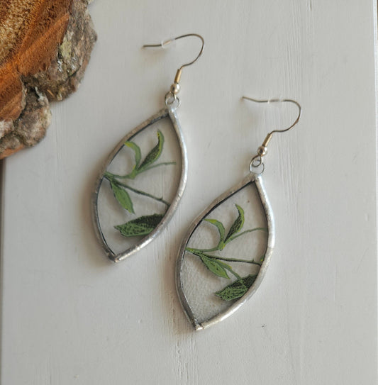 Boucles d'oreilles en verre recyclé - artisanat éthique et éco-responsable de Haute-Loire. Artisan-vitrailliste Creation Vart.