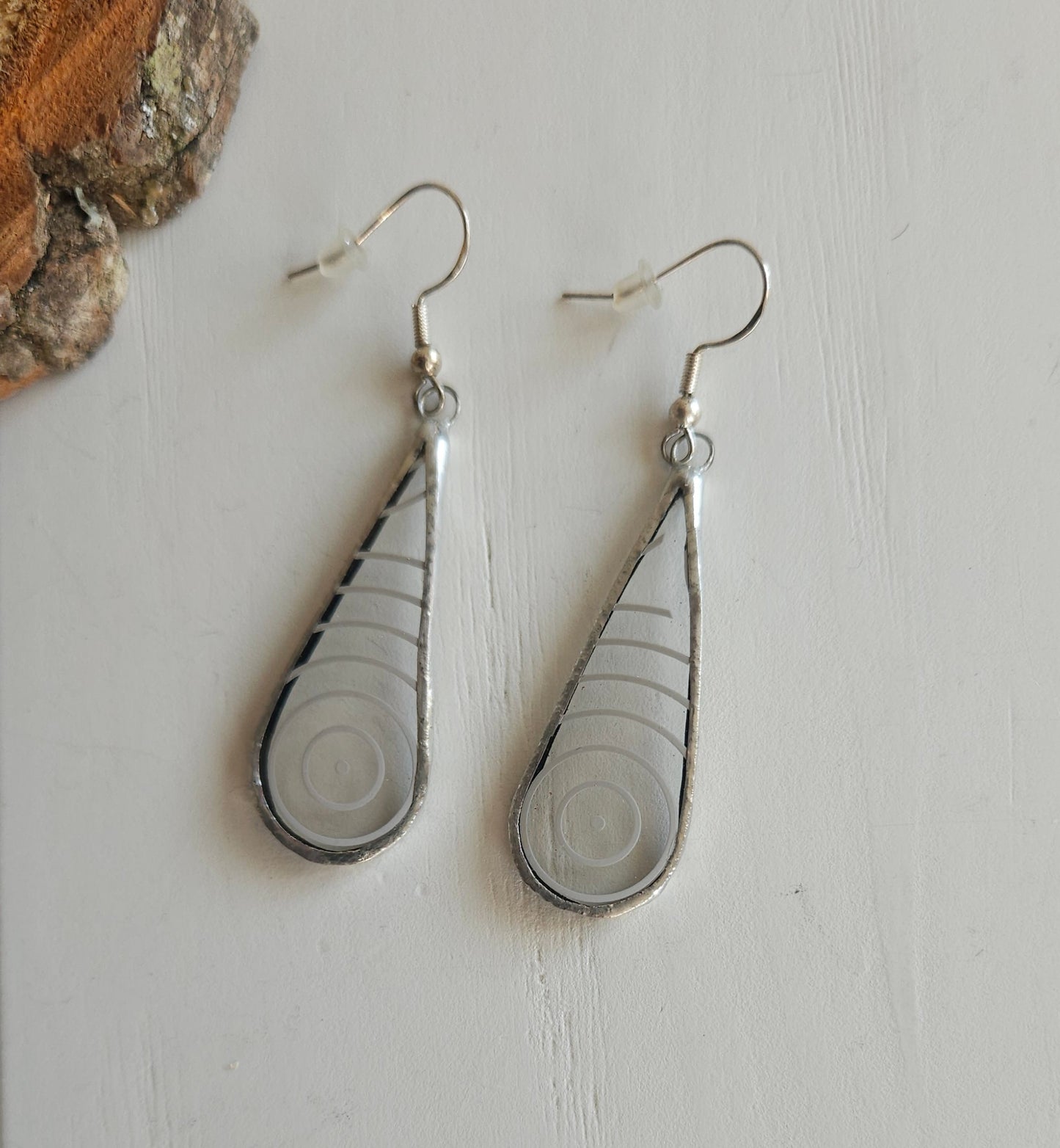boucles d'oreilles en verre upcyclé - motif vintage - artisanat éthique et éco-responsable - Auvergne France - Creation Vart