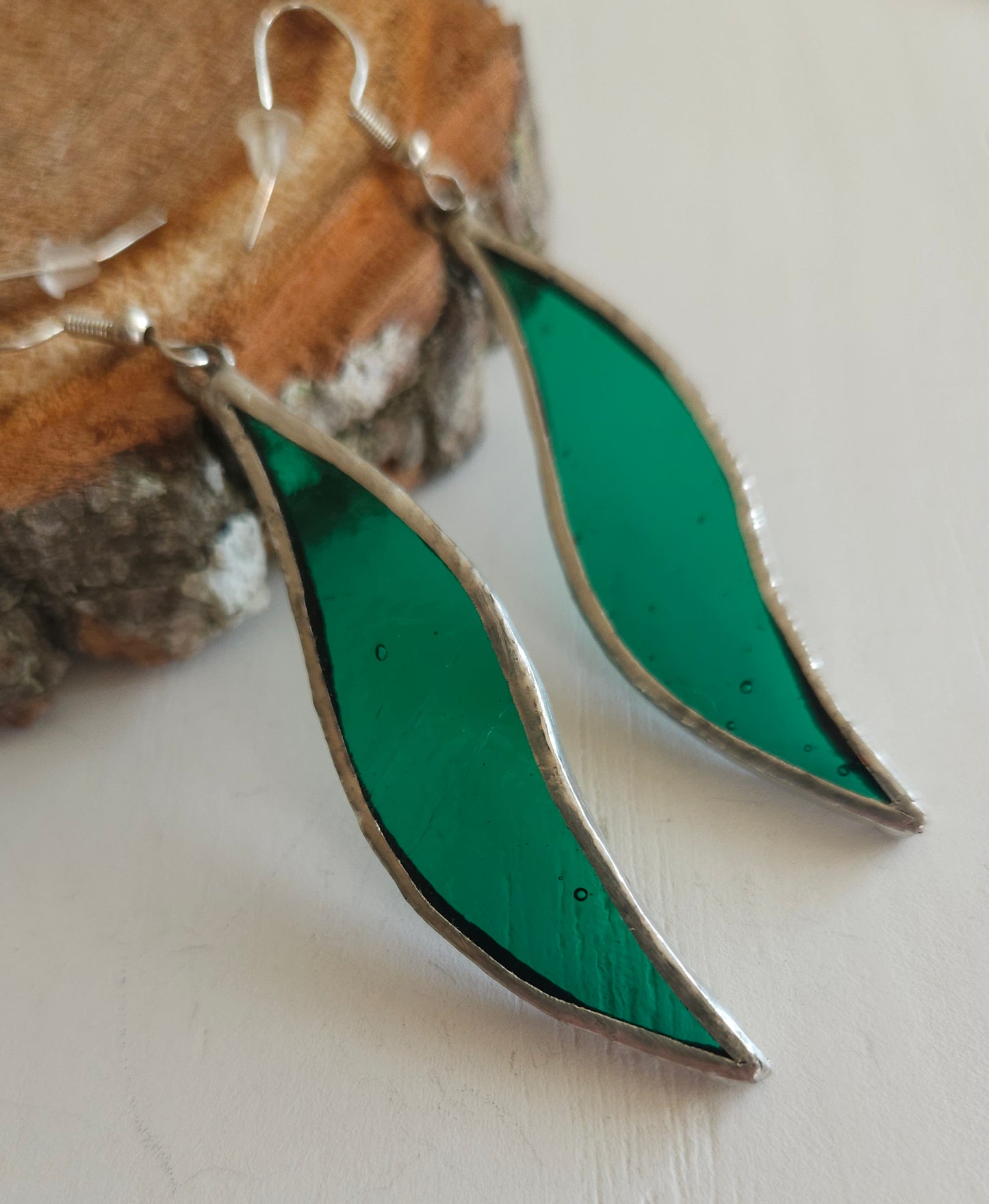 boucles d'oreilles en vitrail upcyclé  - artisanat éthique et éco-responsable - Auvergne France - Creation Vart