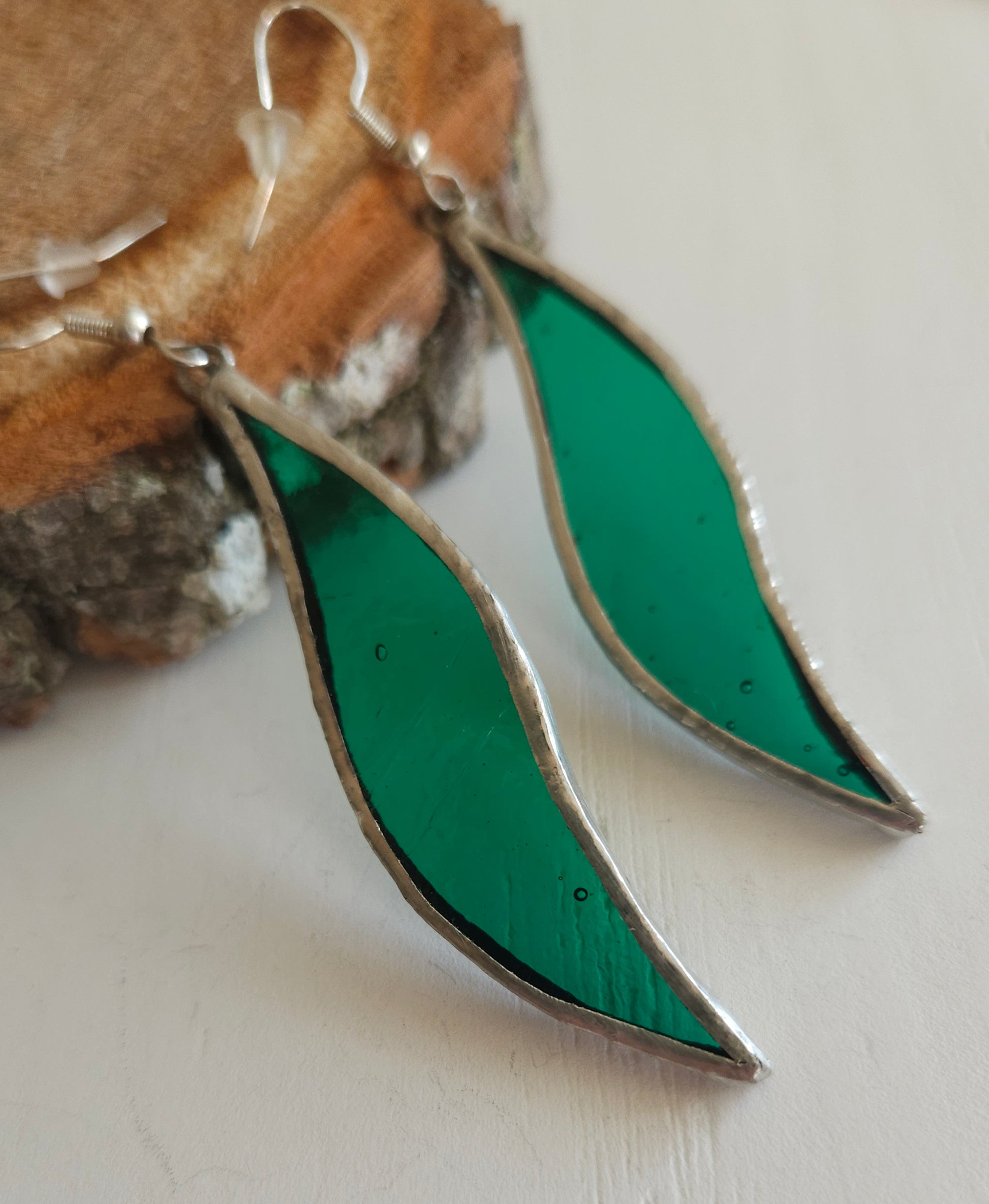 boucles d'oreilles en vitrail upcyclé  - artisanat éthique et éco-responsable - Auvergne France - Creation Vart