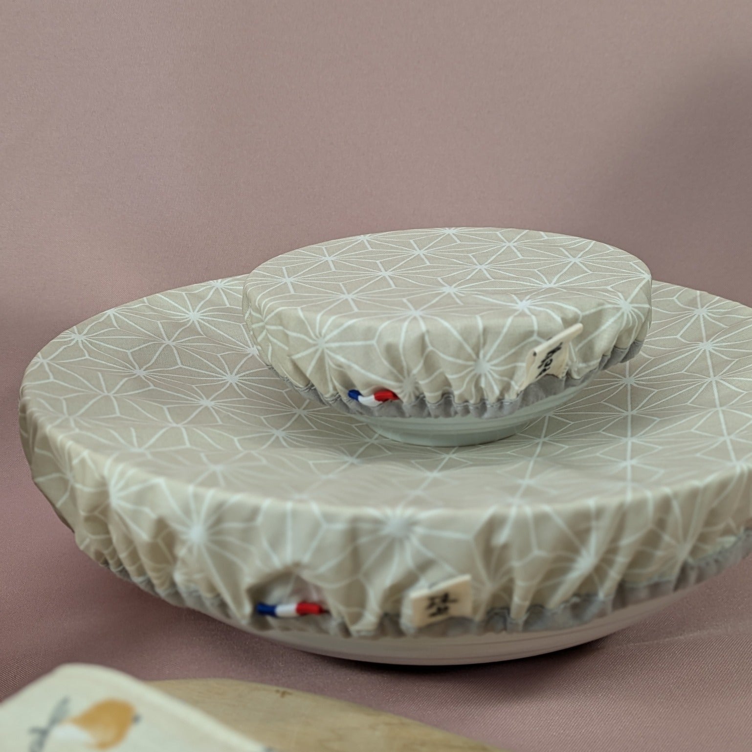 Charlottes couvre-plat lavables -  modèle beige Etoiles _ accessoire cuisine zéro déchet - artisanat de Haute-Loire