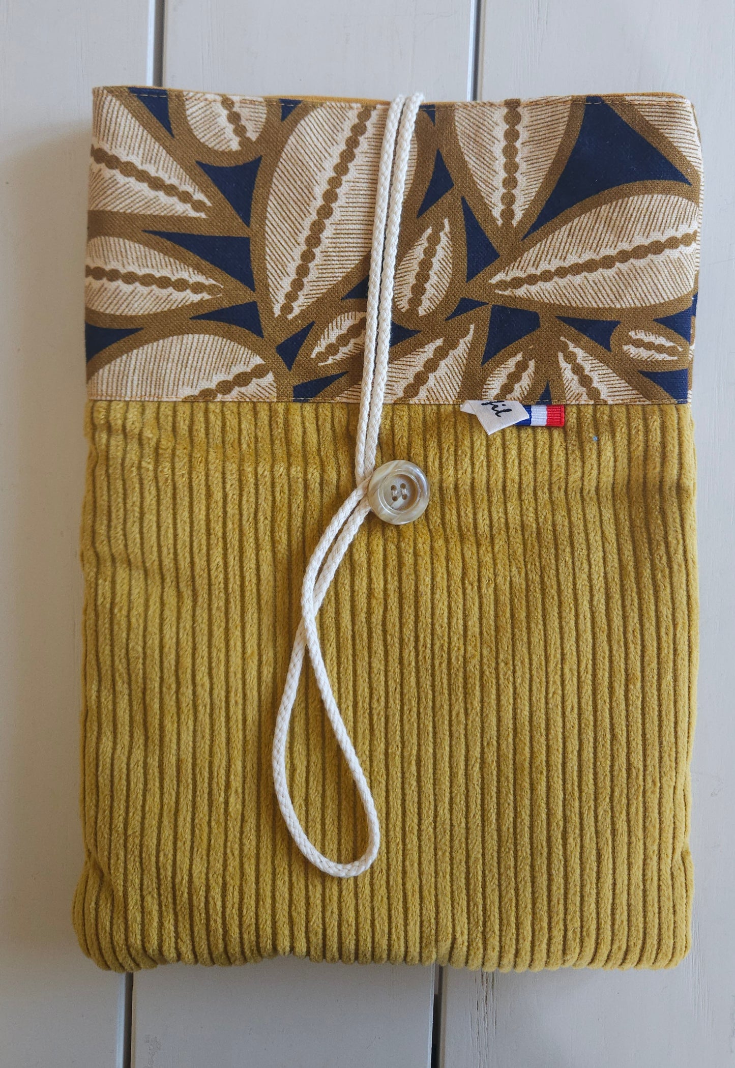 Grande pochette à livre ou liseuse 8 a 10 pouces - housse de protection - fabrication française - Haute-Loire