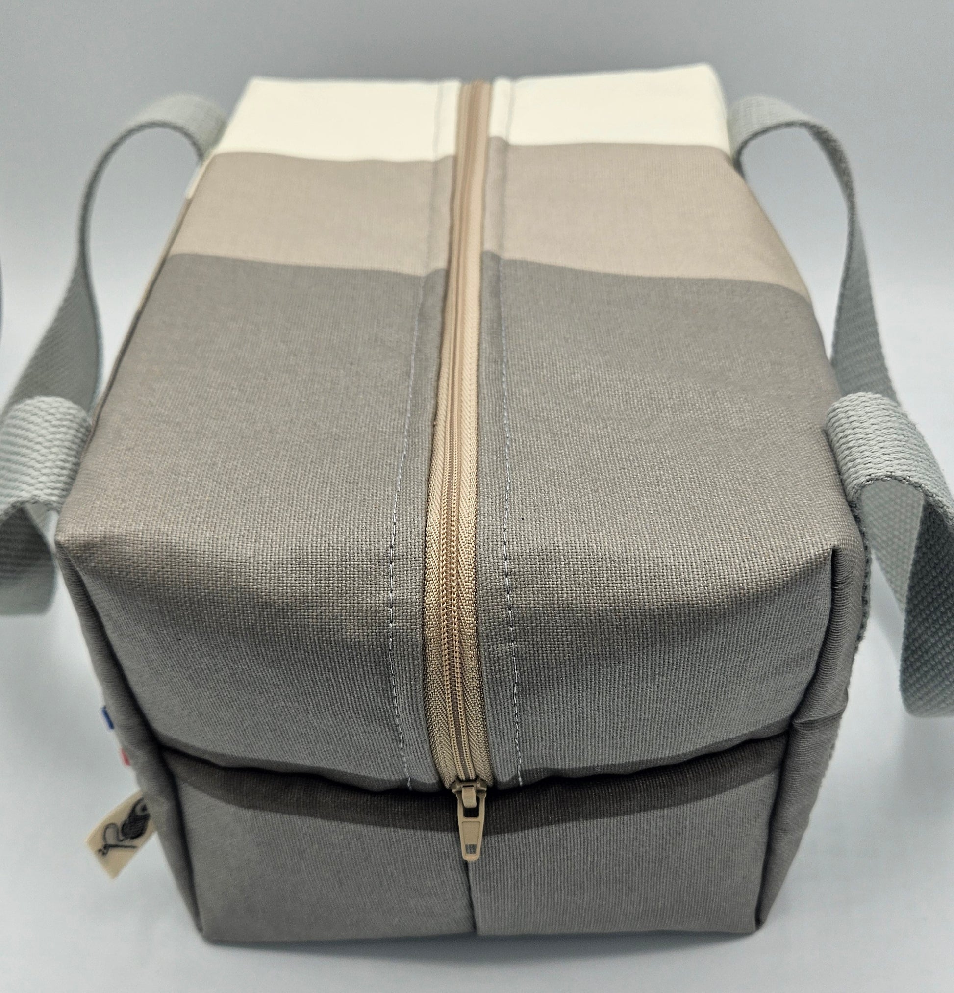 lunch bag isotherme - création unique artisanale - couleurs clairs - pour femme ou homme. 