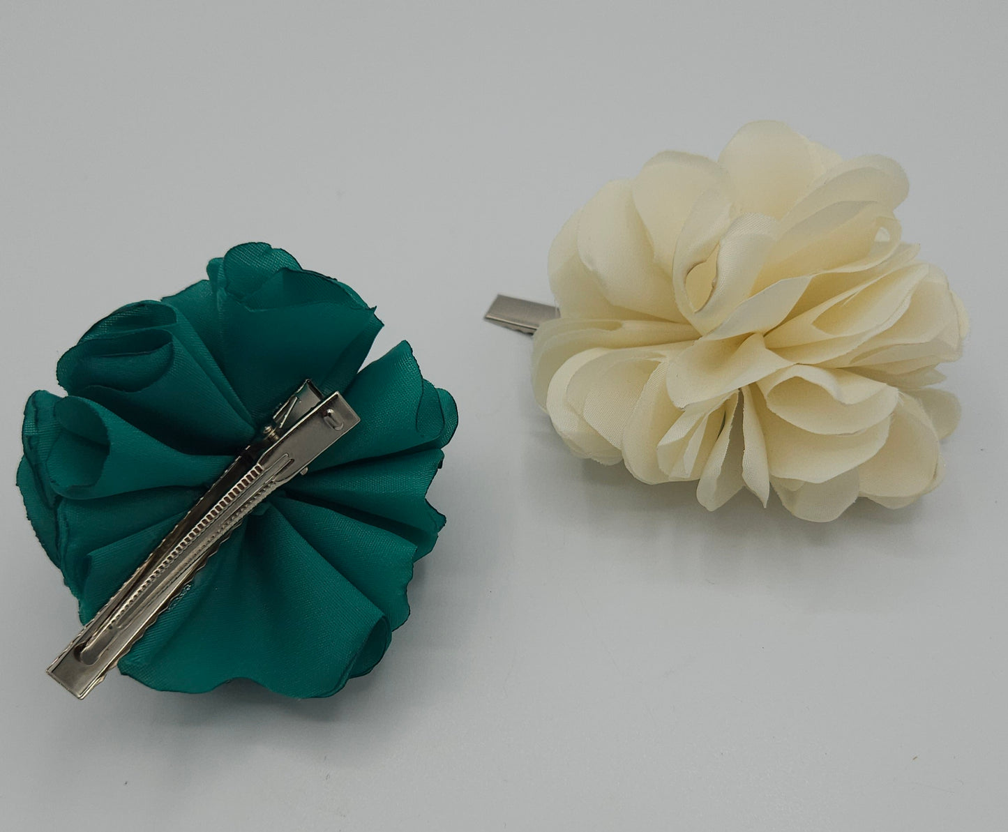 Pince cheveux Fleur en tissus upcyclés - artisanat d'Auvergne - style bohème-chic - coiffure mariage , danse flamenco , esprit bohème.