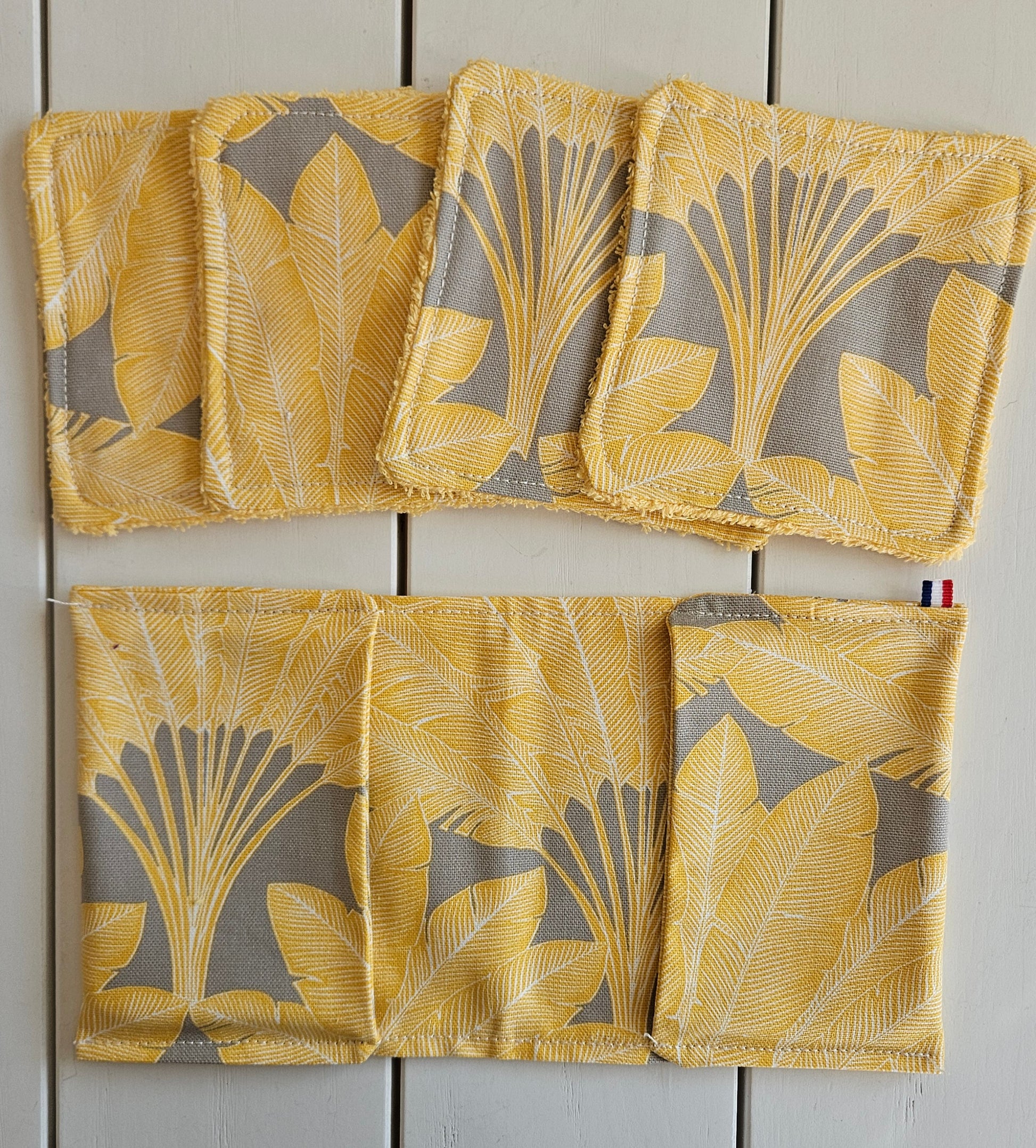 pochette de voyage avec lingettes - textile upcyclé - modèle unique