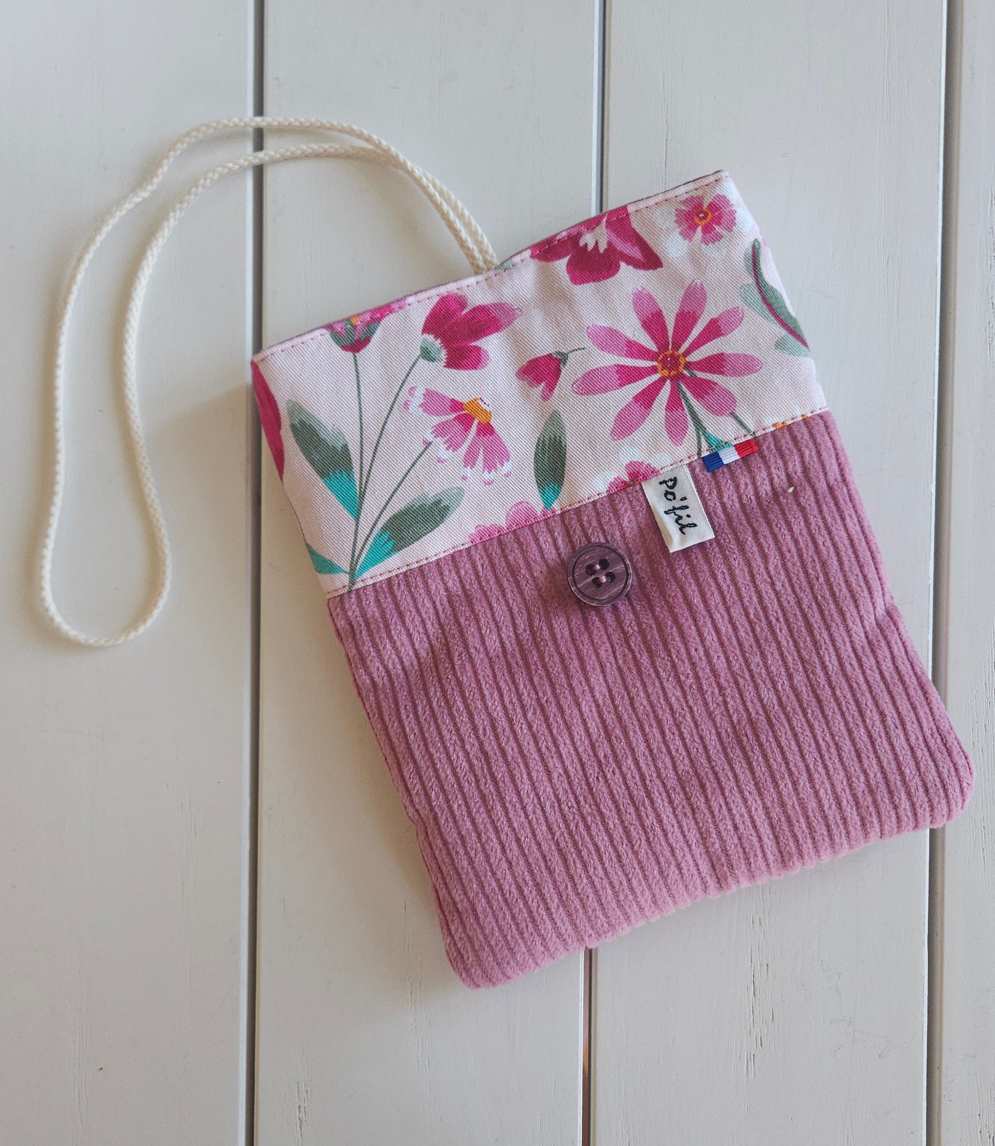 Petite pochette à livre Po'Fil - textile coton imprimé et velours côtelé - couleur rose -  - étui pour livre ou liseuse. Confection artisanale de Haute-Loire.