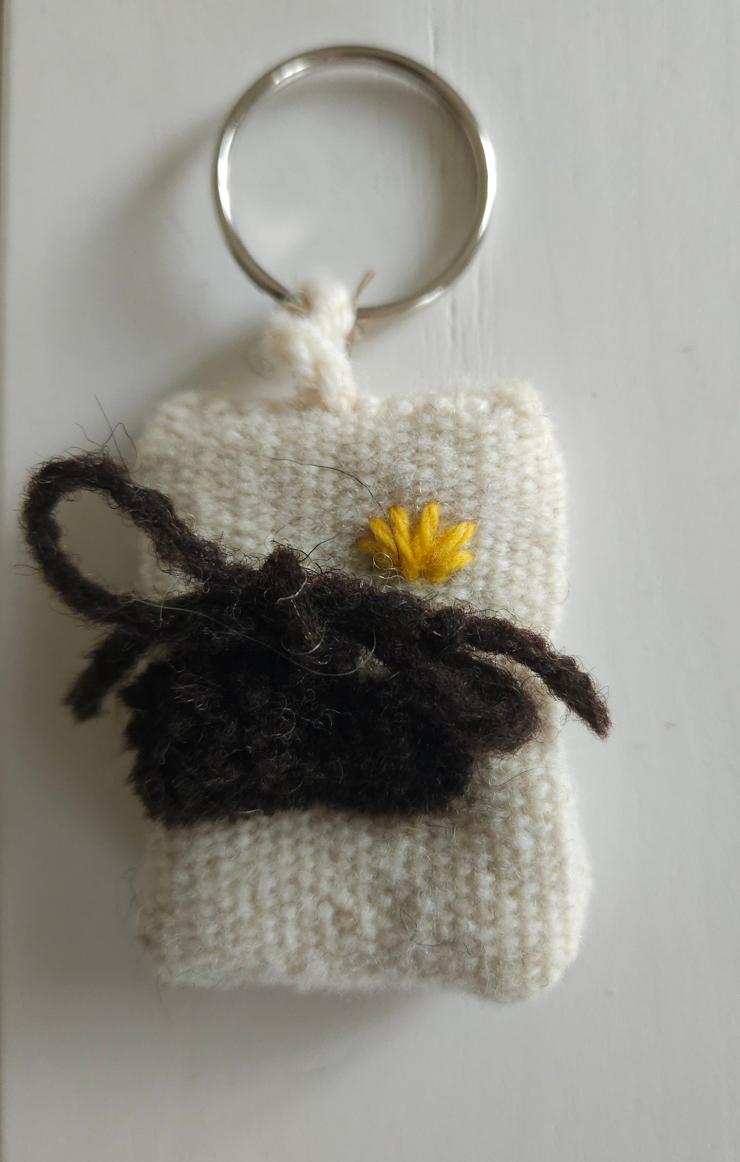 Porte-clés Saint Jacques de Compostelle - tissage à bras - Artisanat de Haute-Loire - porte bonheur du randonneur.