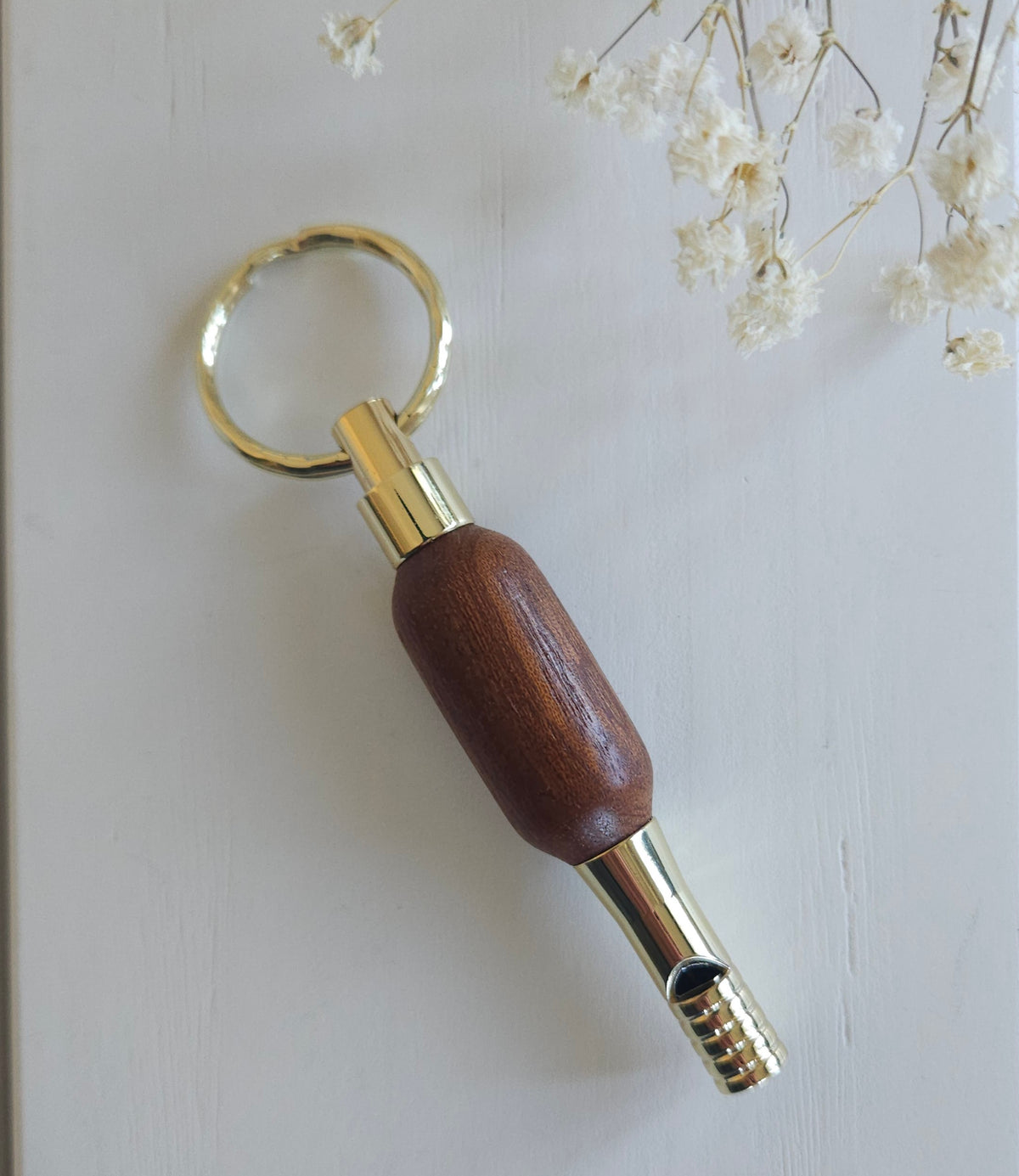 Porte-clés sifflet en bois tourné Au fil du Bois