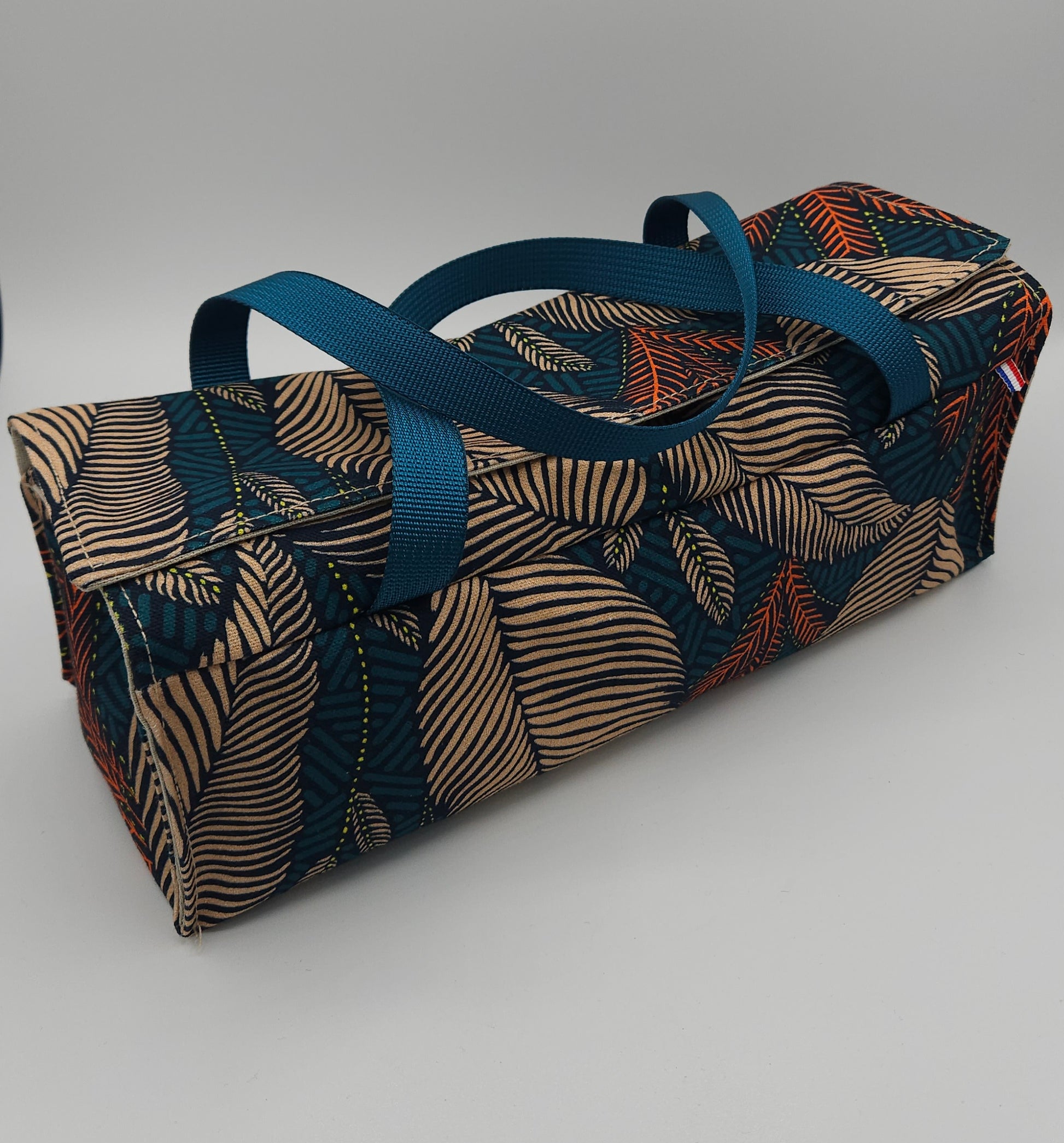 Sac à cake en textile upcyclé - pour transport facile et pratique - lavable et réutilisable. création artisanale locale - Haute-Loire - couleur bleu canard avec motifs - made in France
