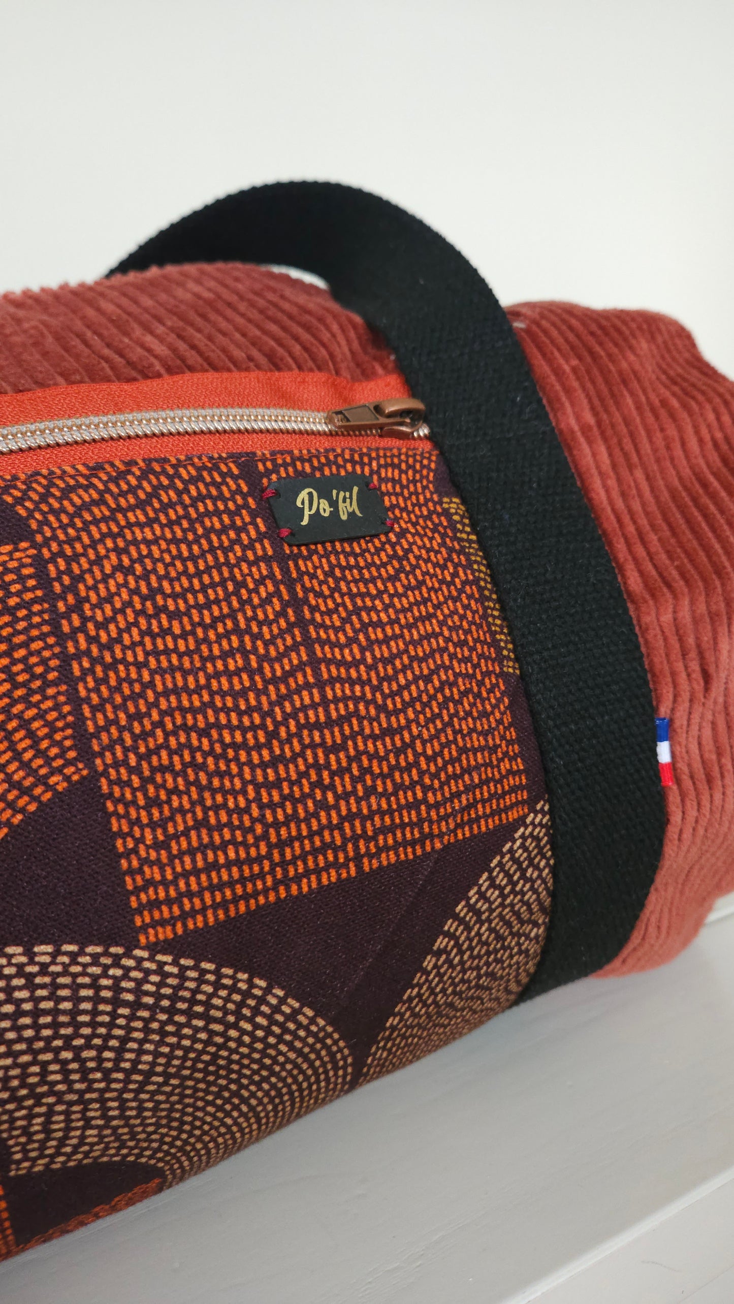 Sac polochon  de voyage velours cotelé rouge brique - artisanat de Haute-Loire - sac de sport  - style ethnique