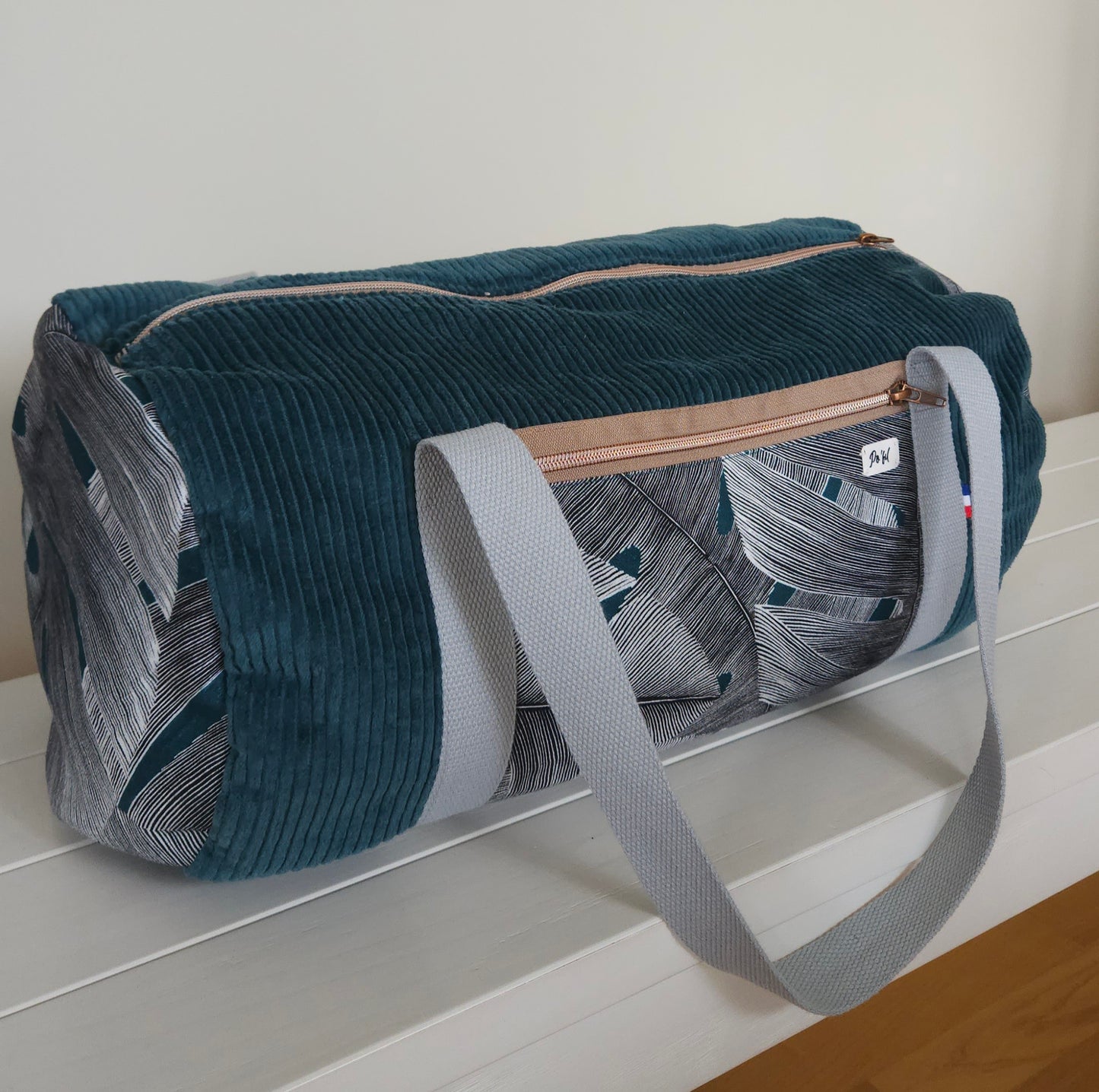 Sac polochon de voyage ou sac de sport - tissus et velours côtelé couleur bleu canard. artisanat de Haute-Loire- style ethnique