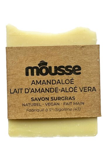 Savon surgras au lait d'amande douce et aloé vera pour peaux desséchées, fragilisées ou réactives. Fabrication artisanale  savonnerie Mousse  Haute-Loire