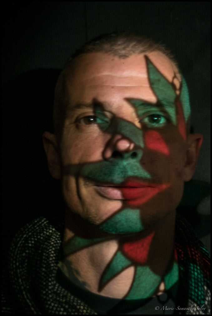 Sergey Grigoryev - Vart Création - artisan-vitrailliste spécialiste du upcycling - Haute-Loire - Artisanat décoration upcyclée