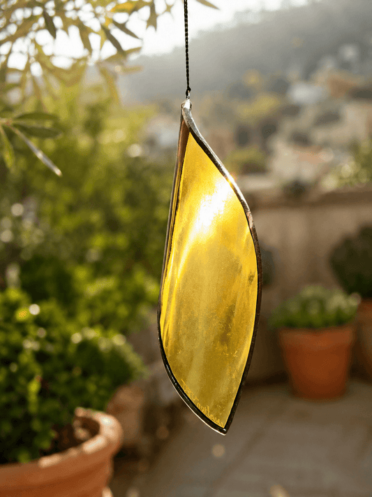 suspension feuille en verre upcyclé - artisanat éthique et éco-responsable de Haute-Loire - Création Vart - 