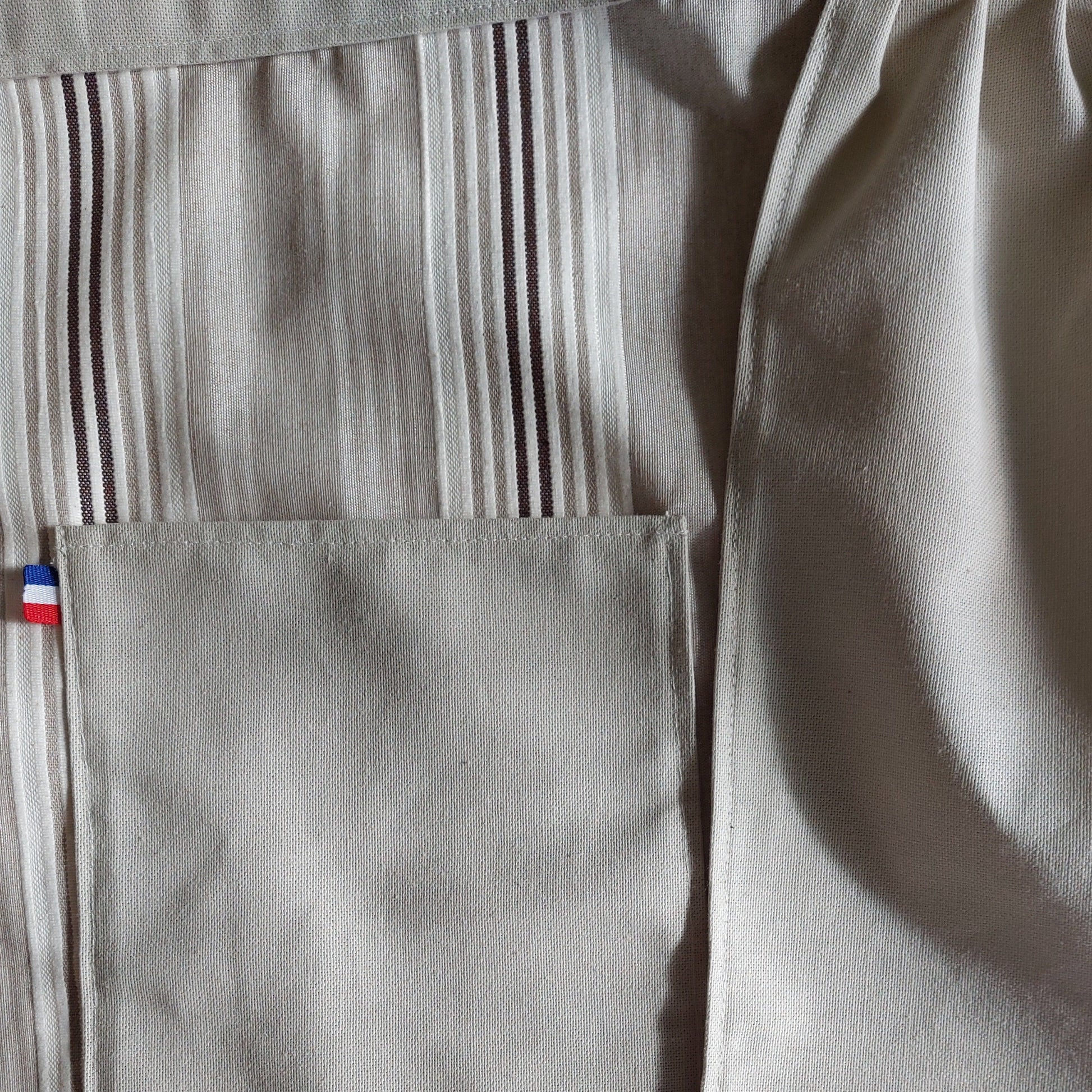 Tablier bas de cuisine avec poche et torchon Adulte - couleur écru - beige textile upcyclé de haute-qualité - réalisation par structure à but social Auvergne