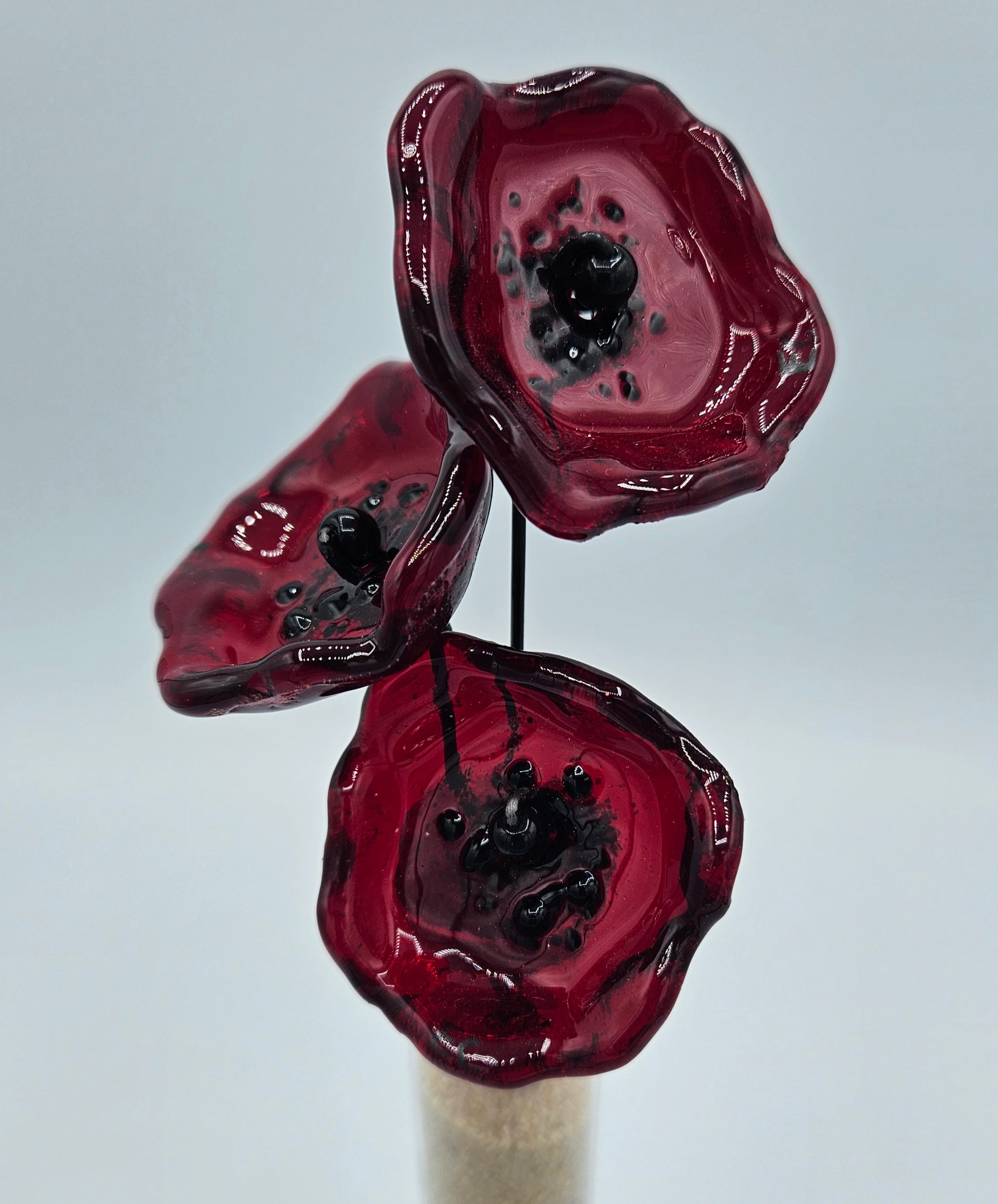 Vase magnétique fleurs coquelicots de verre - couleur rouge bordeaux- artisanat verre fusing. Haute-Loire