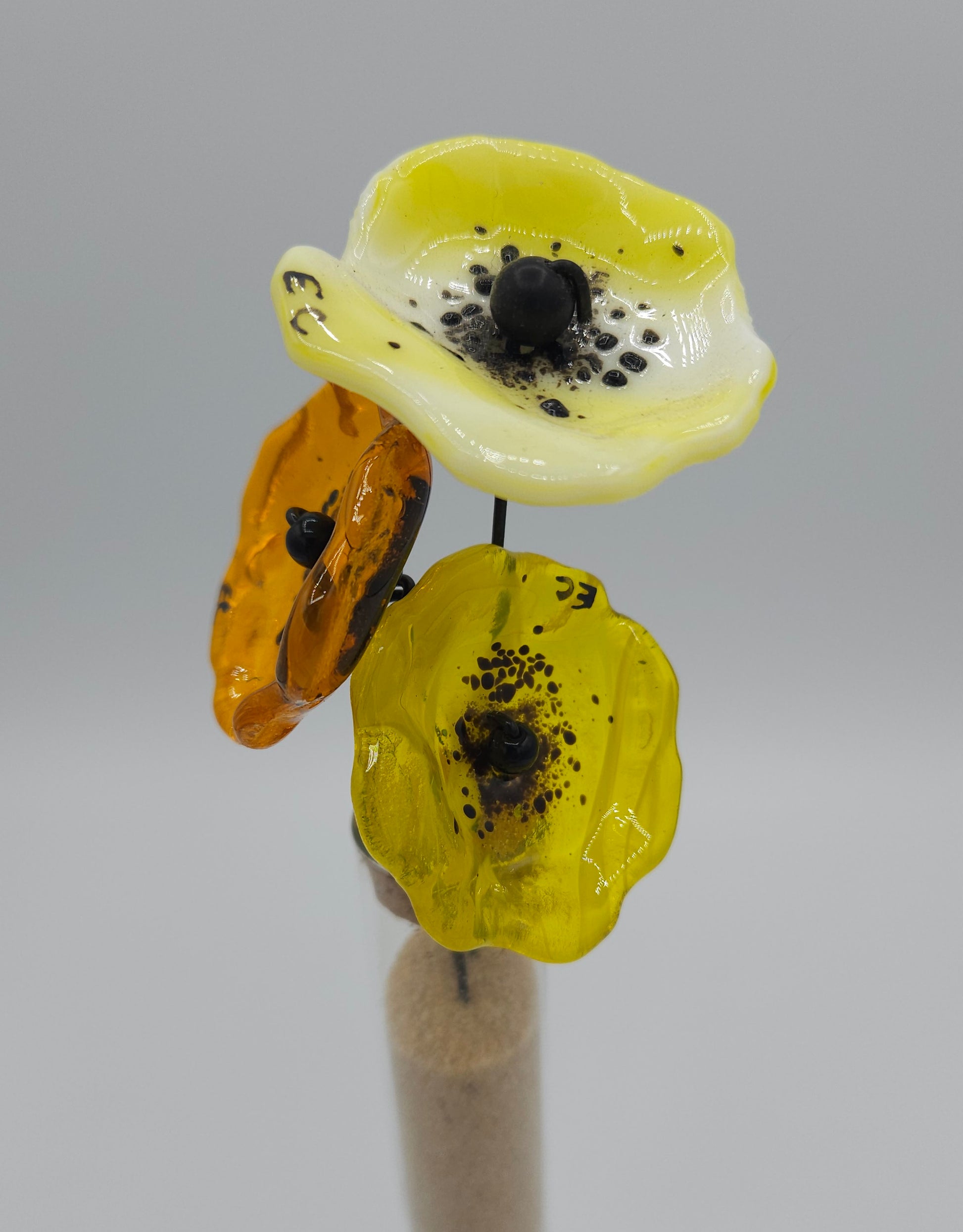 Vase magnétique fleurs coquelicots de verre - couleur jaune- artisanat verre fusing. Haute-Loire