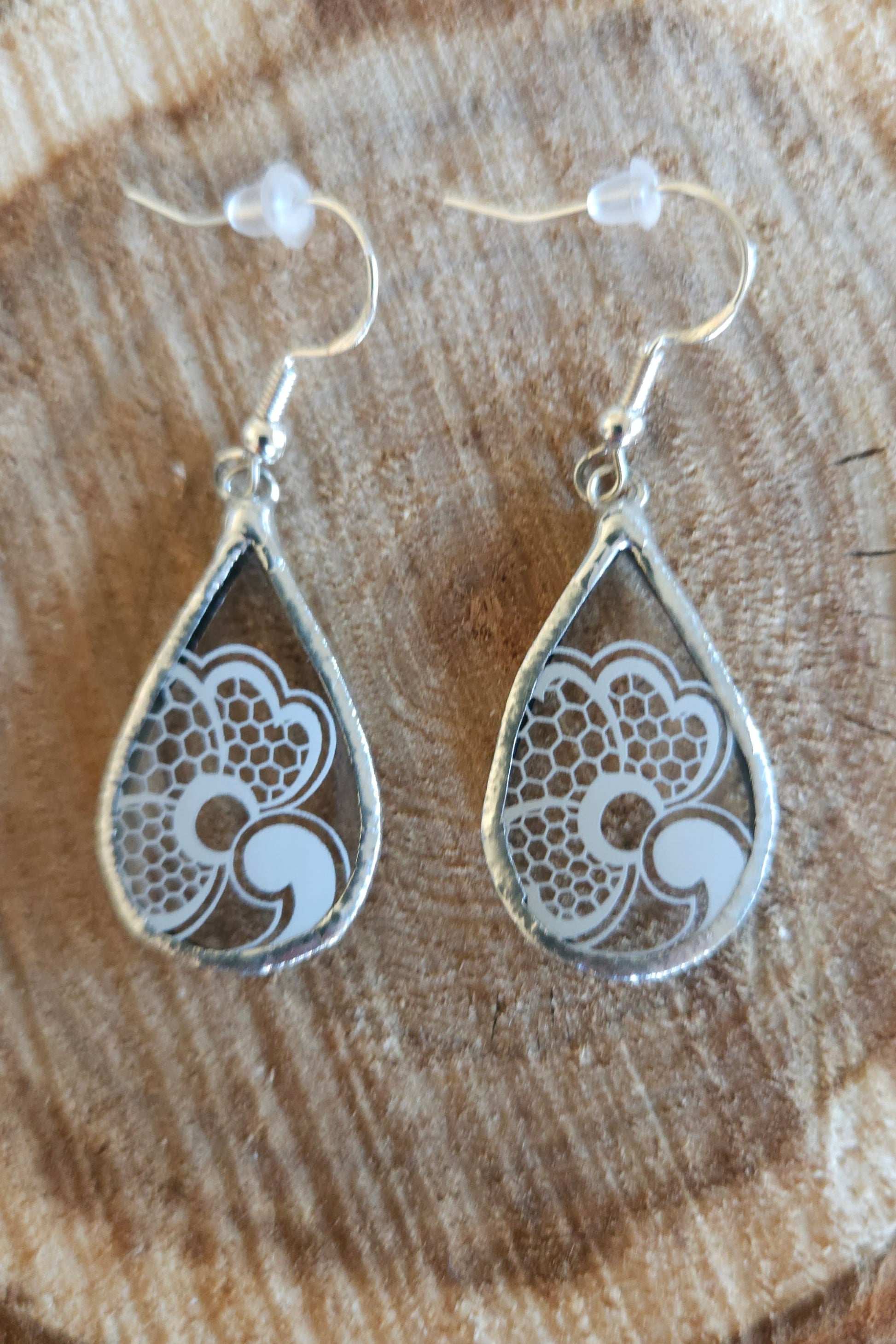 Boucles d'oreilles en verre upcyclé Création Vart