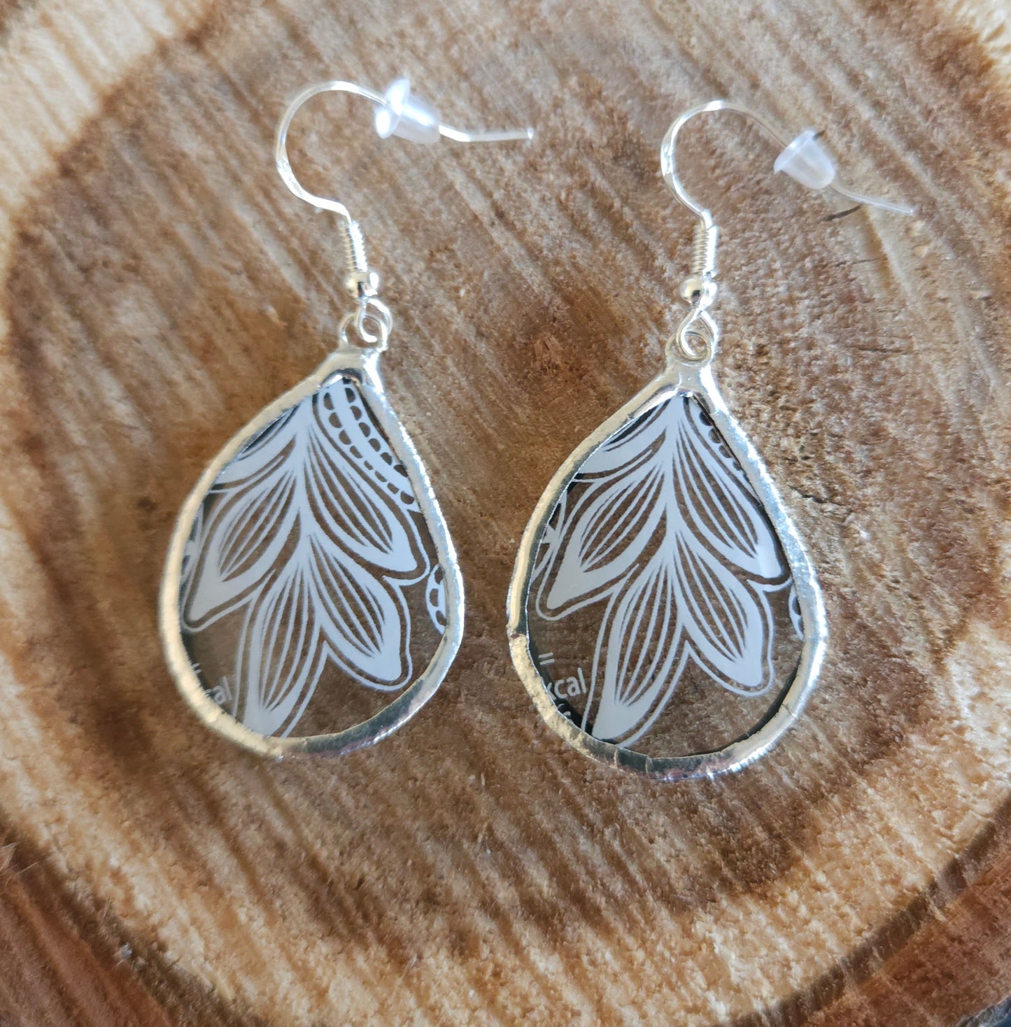 Boucles d'oreilles en verre upcyclé Création Vart