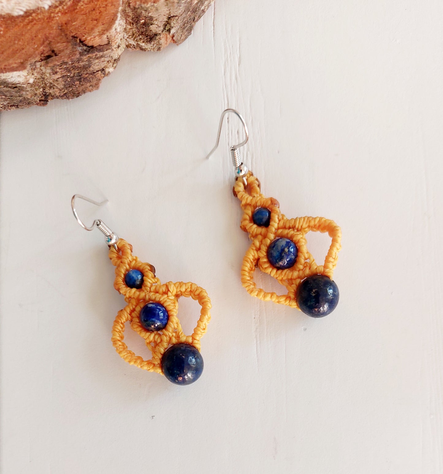 boucles d'oreilles macramé jaune Lapis Lazulli