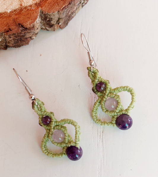 boucles d'oreilles macramé vert anis Amethyste et Quartz Rose - fait main en Haute-Loire