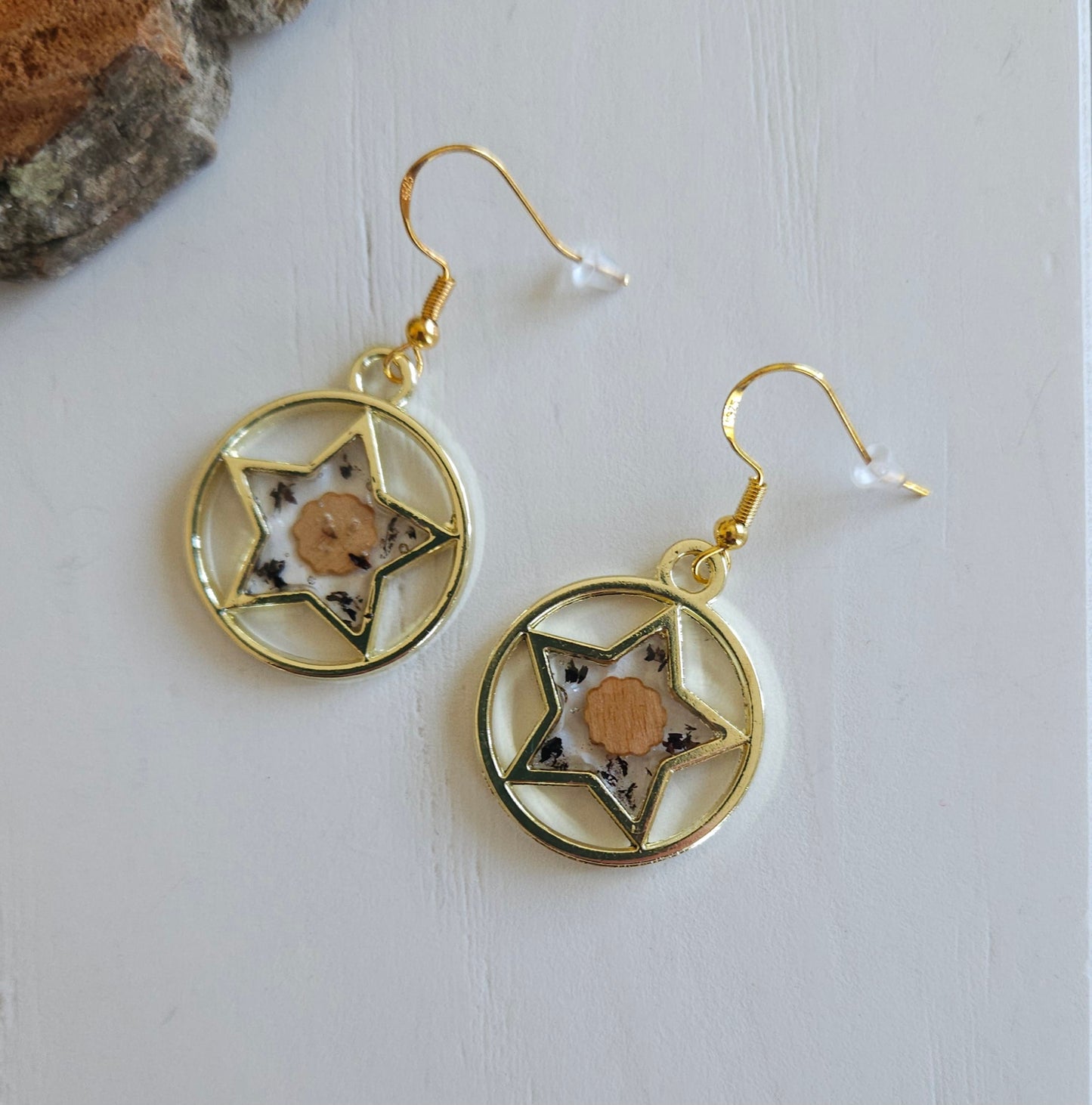Boucles d'oreilles bois et résine Au fil du Bois - artisanat de Haute-Loire