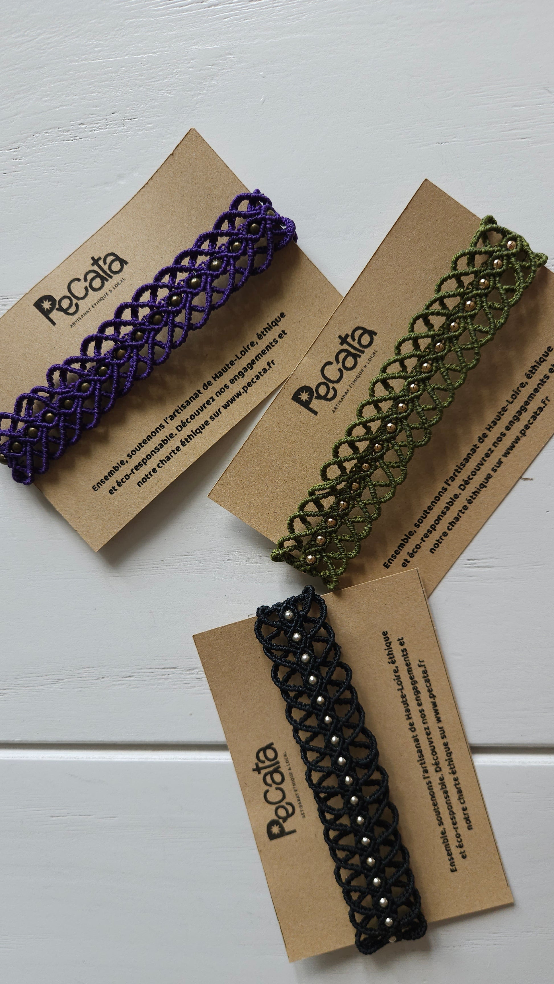 bracelet manchette en macramé et perles dorée - 3 couleurs au choix : kaki, noir, prune (violet)