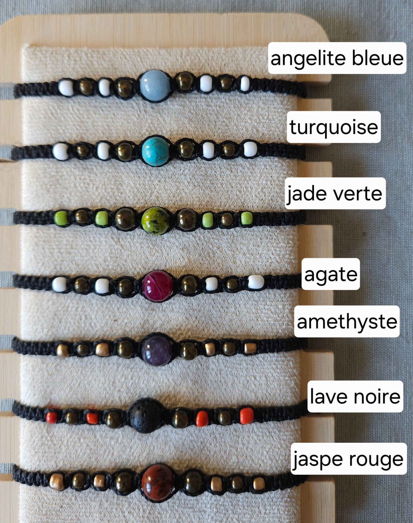 Bracelet tissé main pierre naturelle, perles de rocaille, perles de laiton. artisanat de Haute-Loire par PECATA