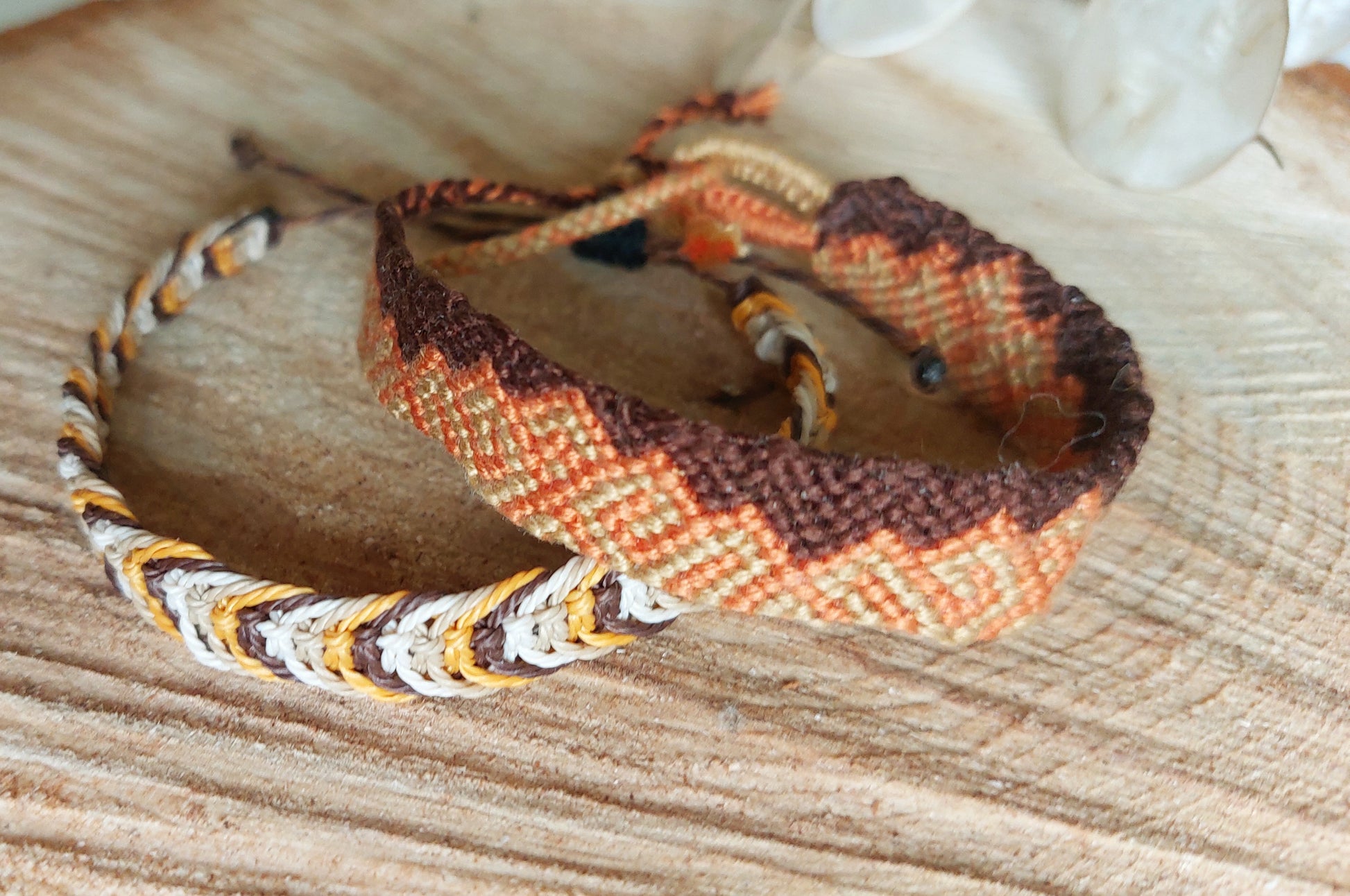 Bracelet Amitie Fil Marron Tresse Avec Perles - Bonheur Souhait Bahia Bresilien 8134 Bracelet Amitie Fil Marron Tresse Avec Perles - Bonheur Souhait Bahia Bresilien 8134