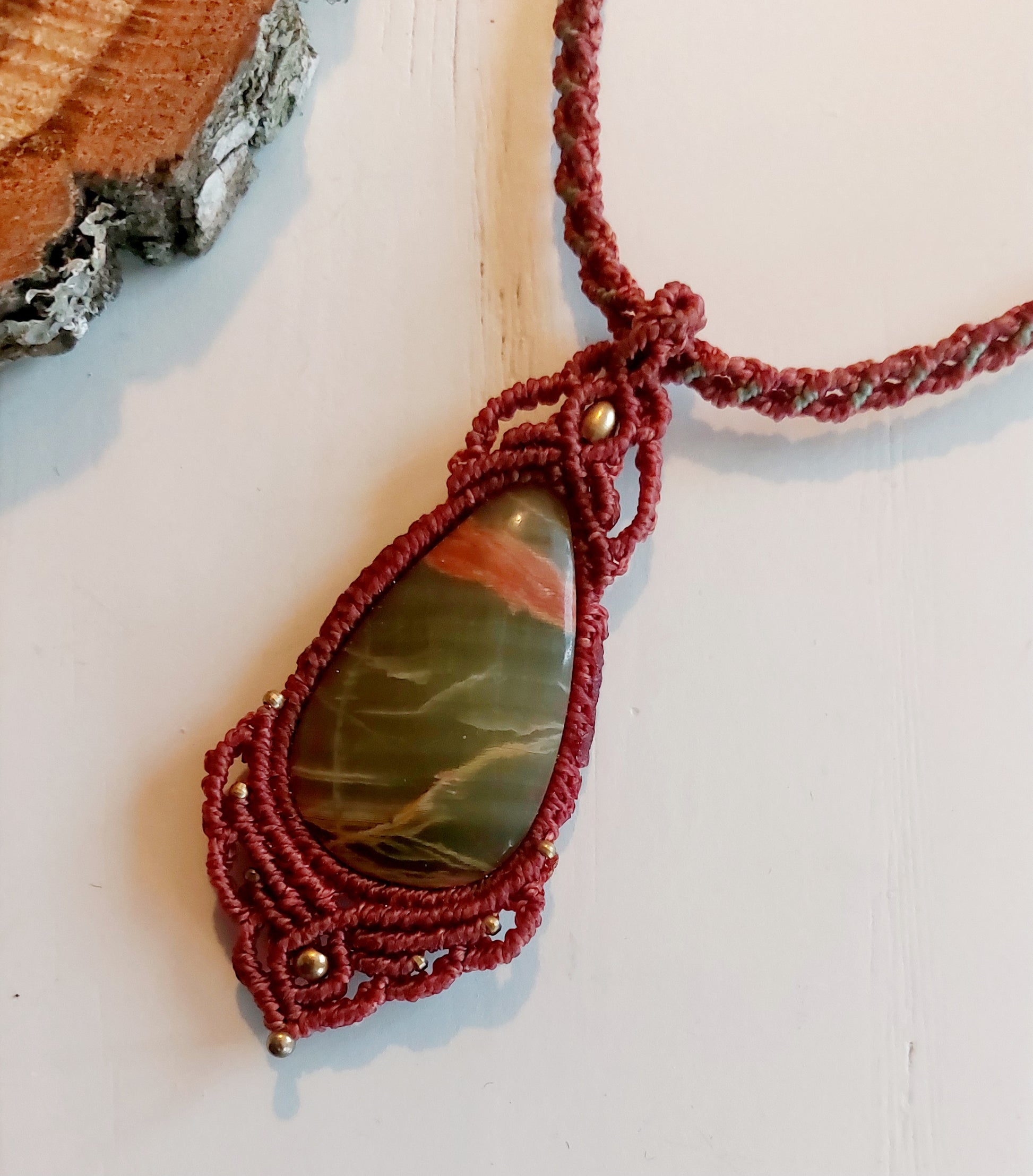 médaillon onyx verte - collier macramé