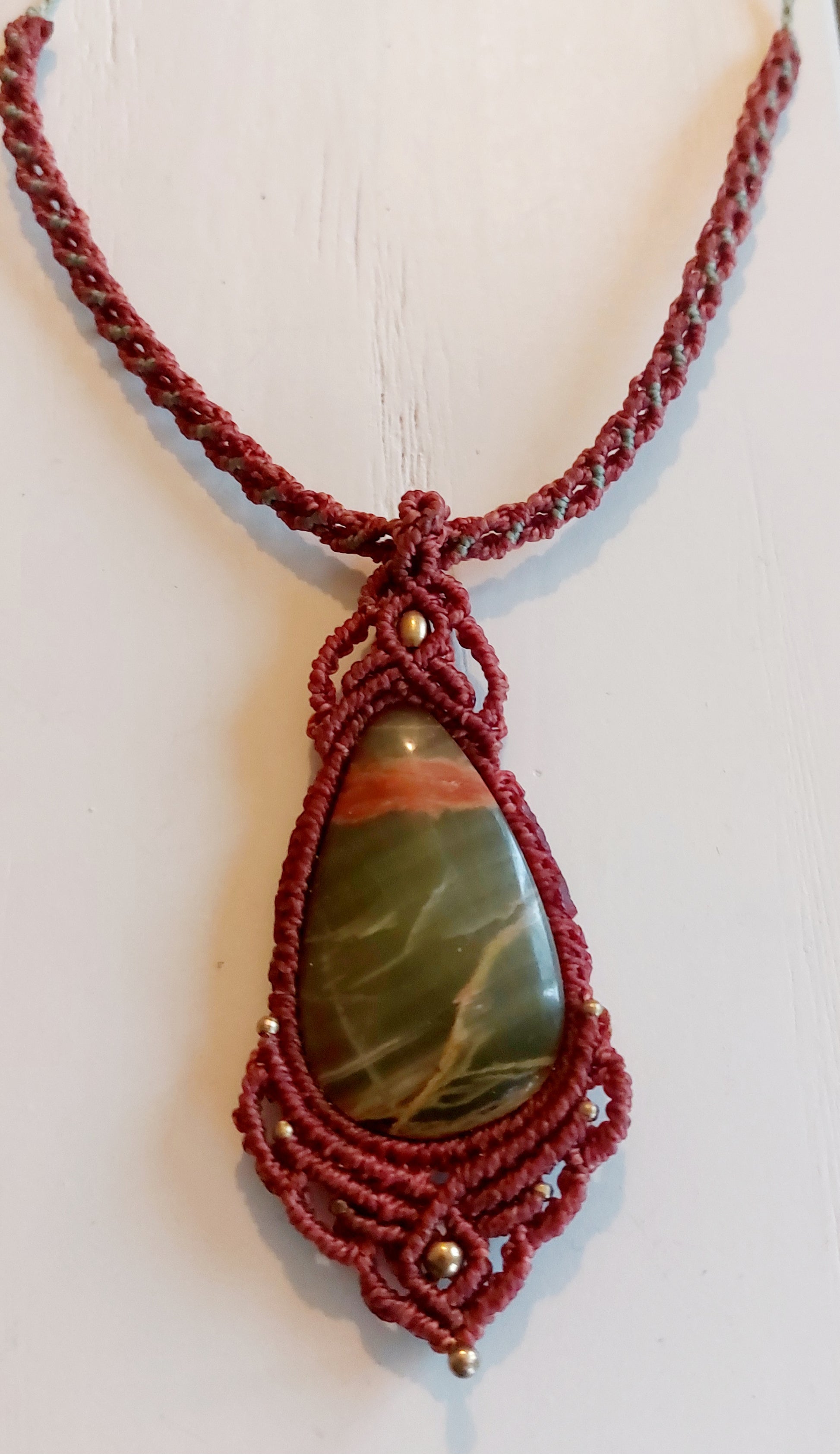 médaillon onyx verte - collier macramé