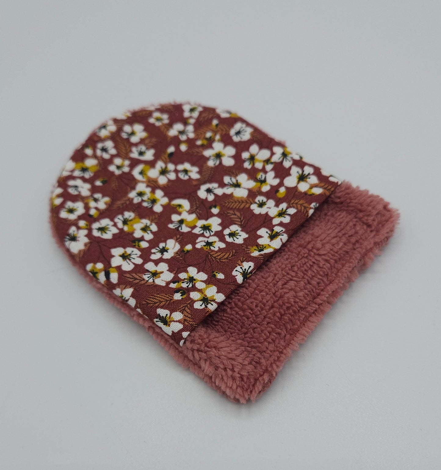 mini gant de voyage ou mini gant démaquillant tout doux en tissu éponge bambou doudou - fabriqué en haute-loire. accessoire de voyage , accessoire de cosmétique.